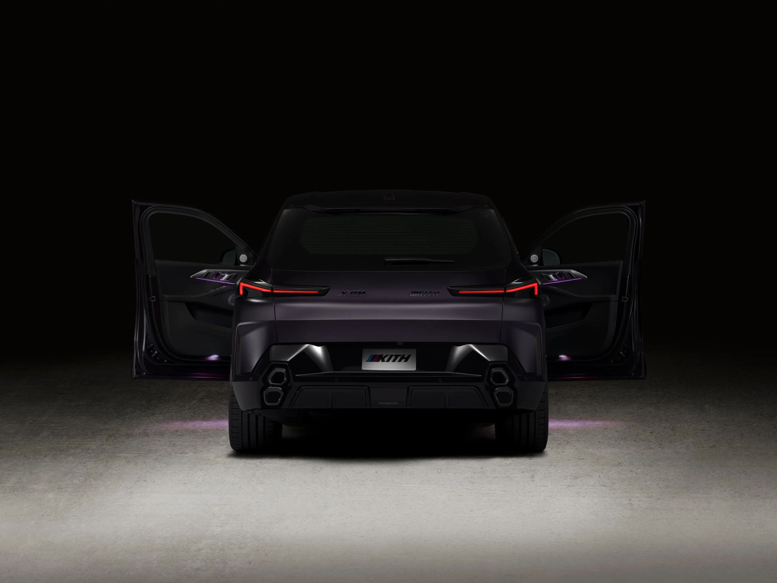 21-KITH_2024_XM_Rear_Dark_openDoors-2.jpg