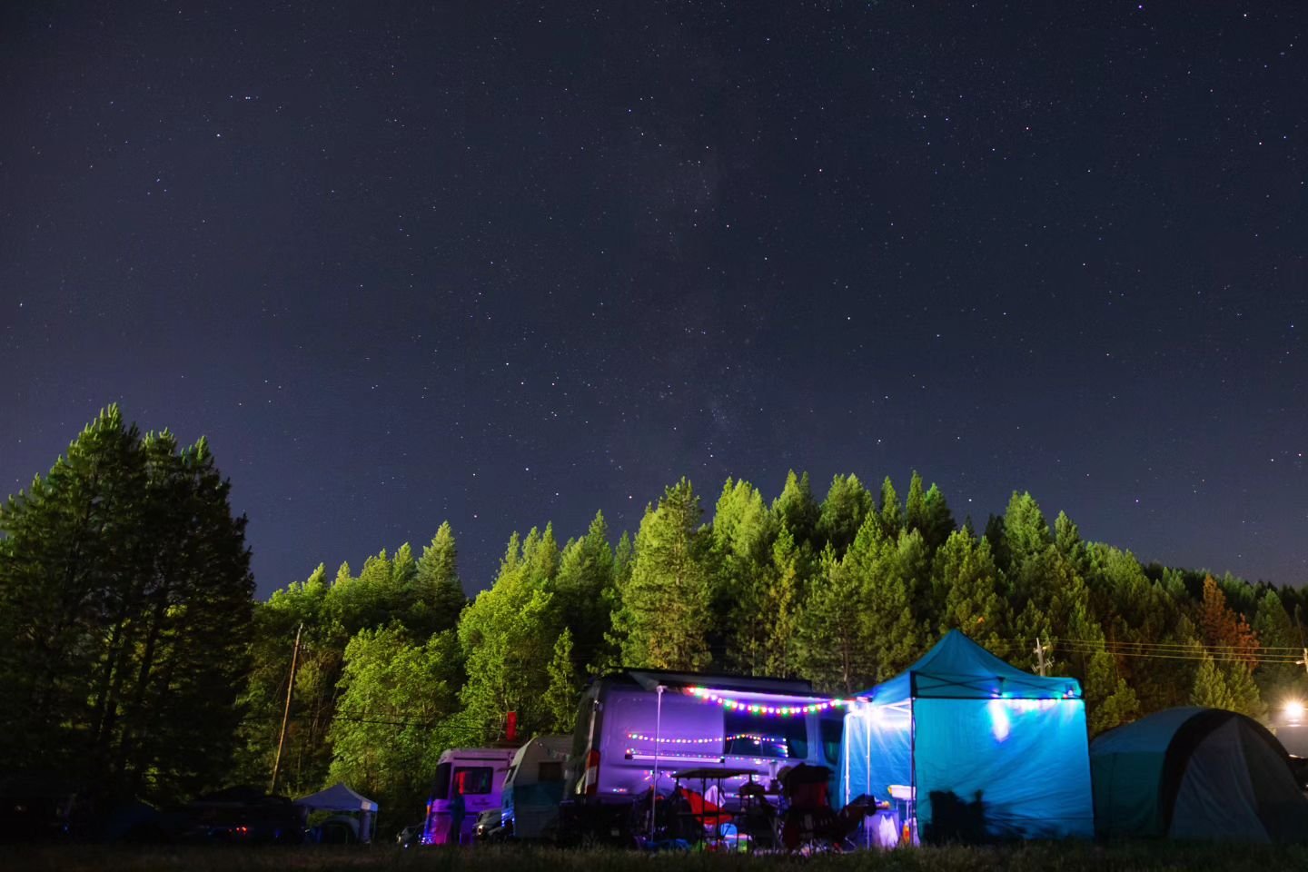Classic Adventures RV - your home away from home at #HighSierraMusicFestival. Camping trailers, full size motorhomes, budget RV - whatever your price point, they'll help you have the best weekend you can in Quincy.

📷: @trevbex