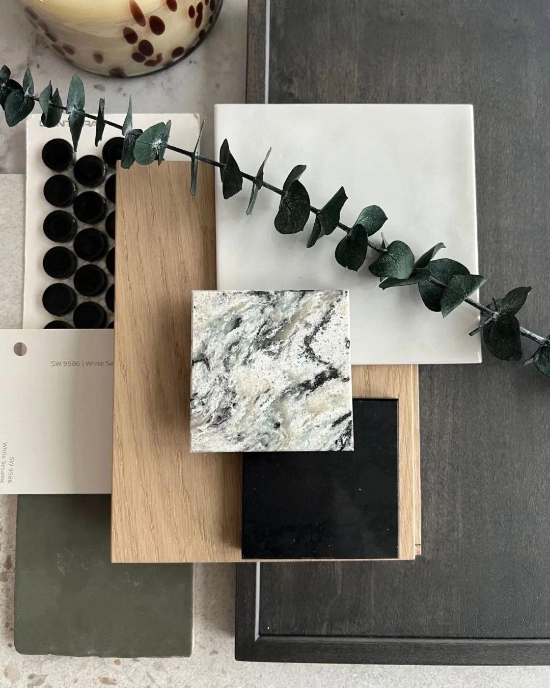 Let&rsquo;s play a game! Whose flat lay is whose? 
One brings the drama with bold pops of dark, moody colour&hellip; the other keeps things calm and timeless with soft neutrals and mixed wood tones. Both tell a totally different design story.... can 
