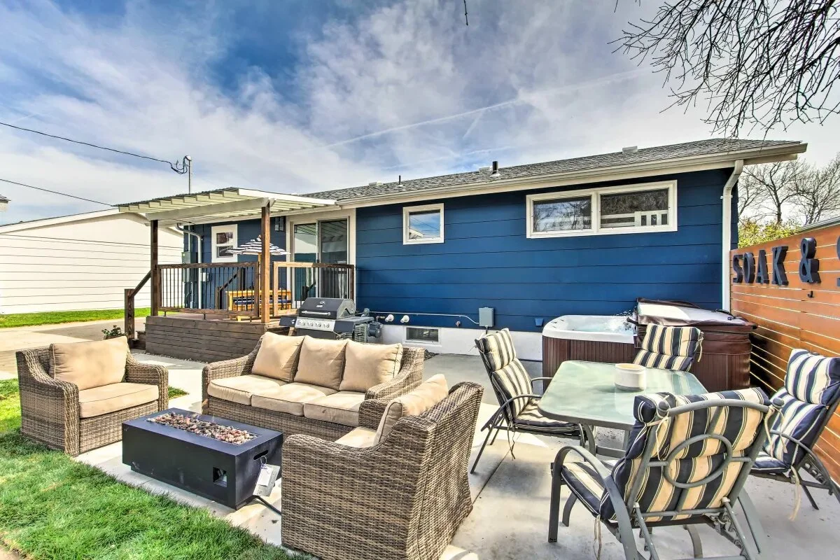 luxury-backyard-patio-entertainment-area-great-falls-vacation-rental-wrecked-refined.jpg.jpg