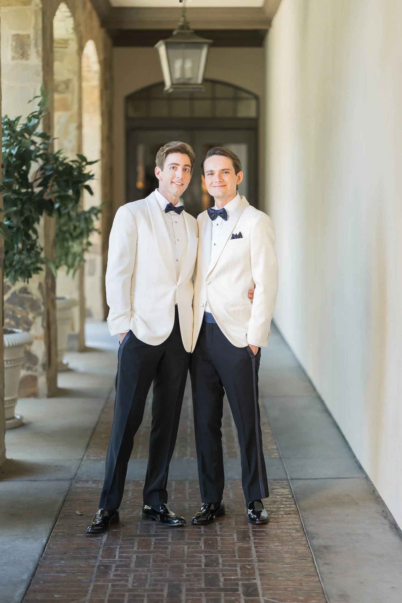 luxury-wedding-photography-modern-groom-pocket-pose-1.jpg