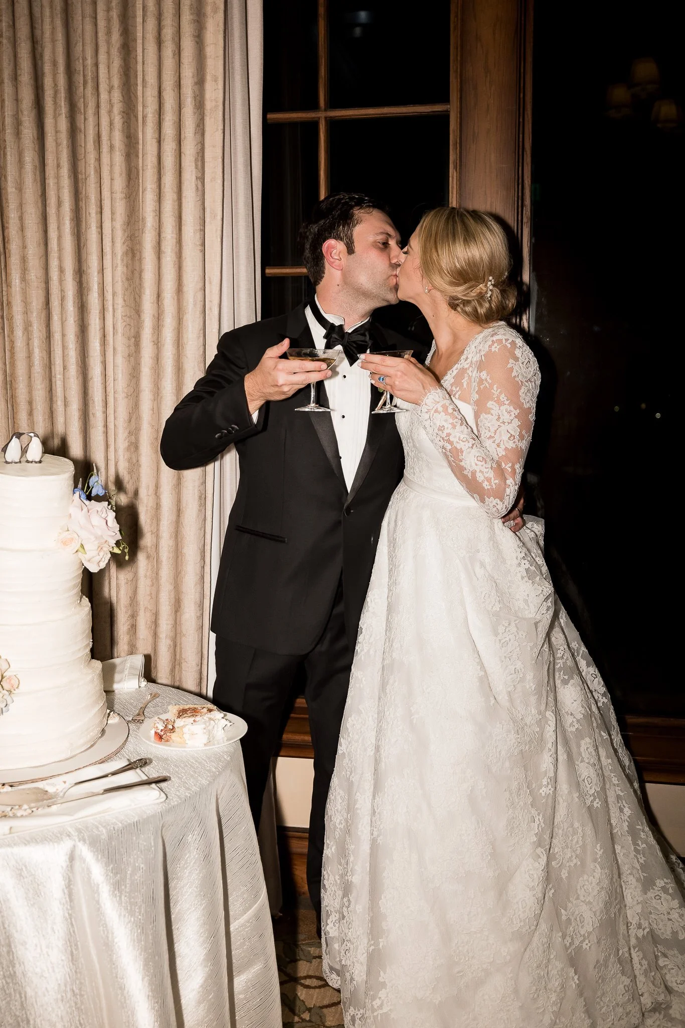 Direct Flash Wedding Photography: When Bold, High-Contrast Images Elevate Your Gallery