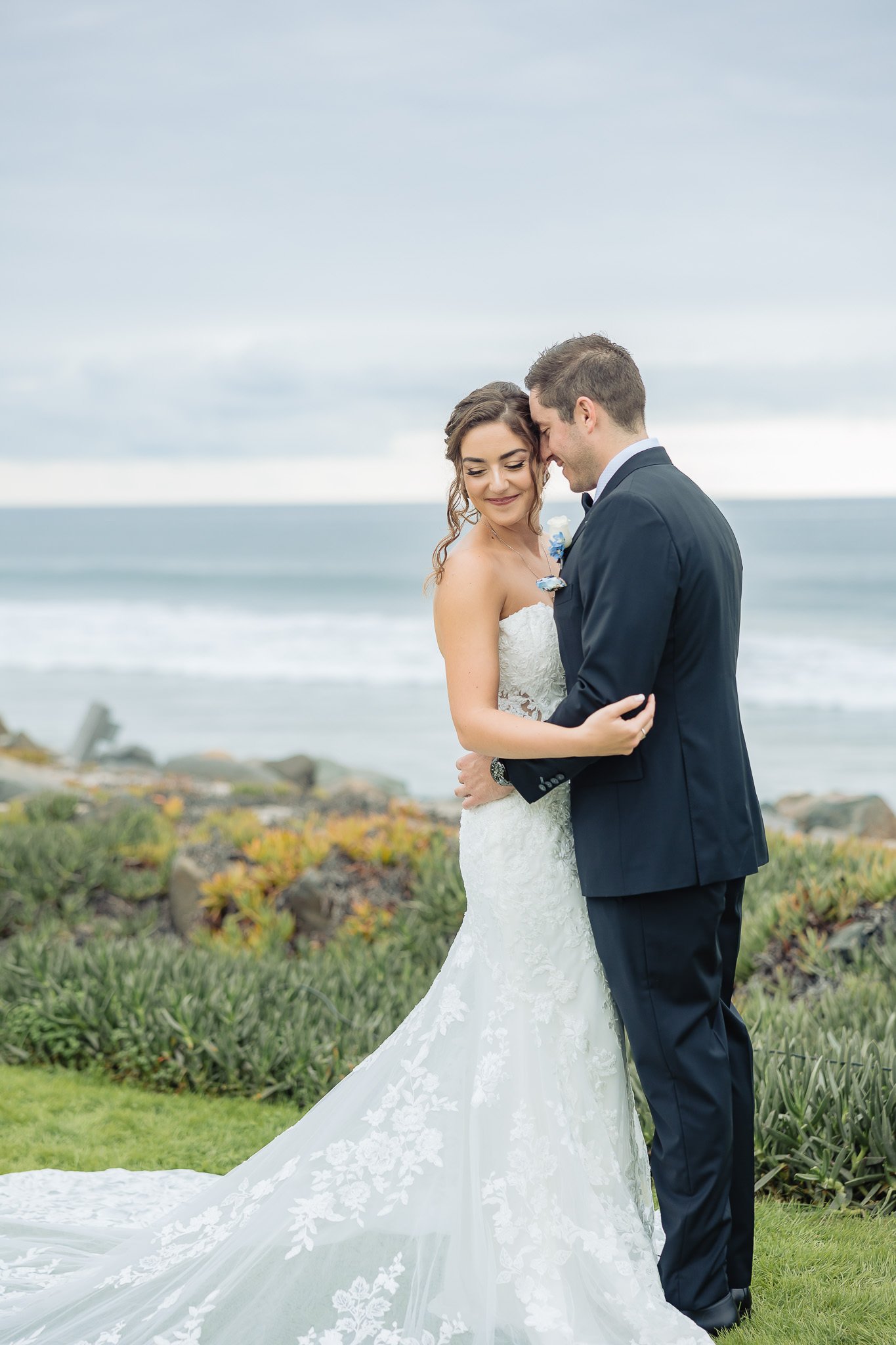 unposed-natural-wedding-portraits-walking-motion-1.jpg