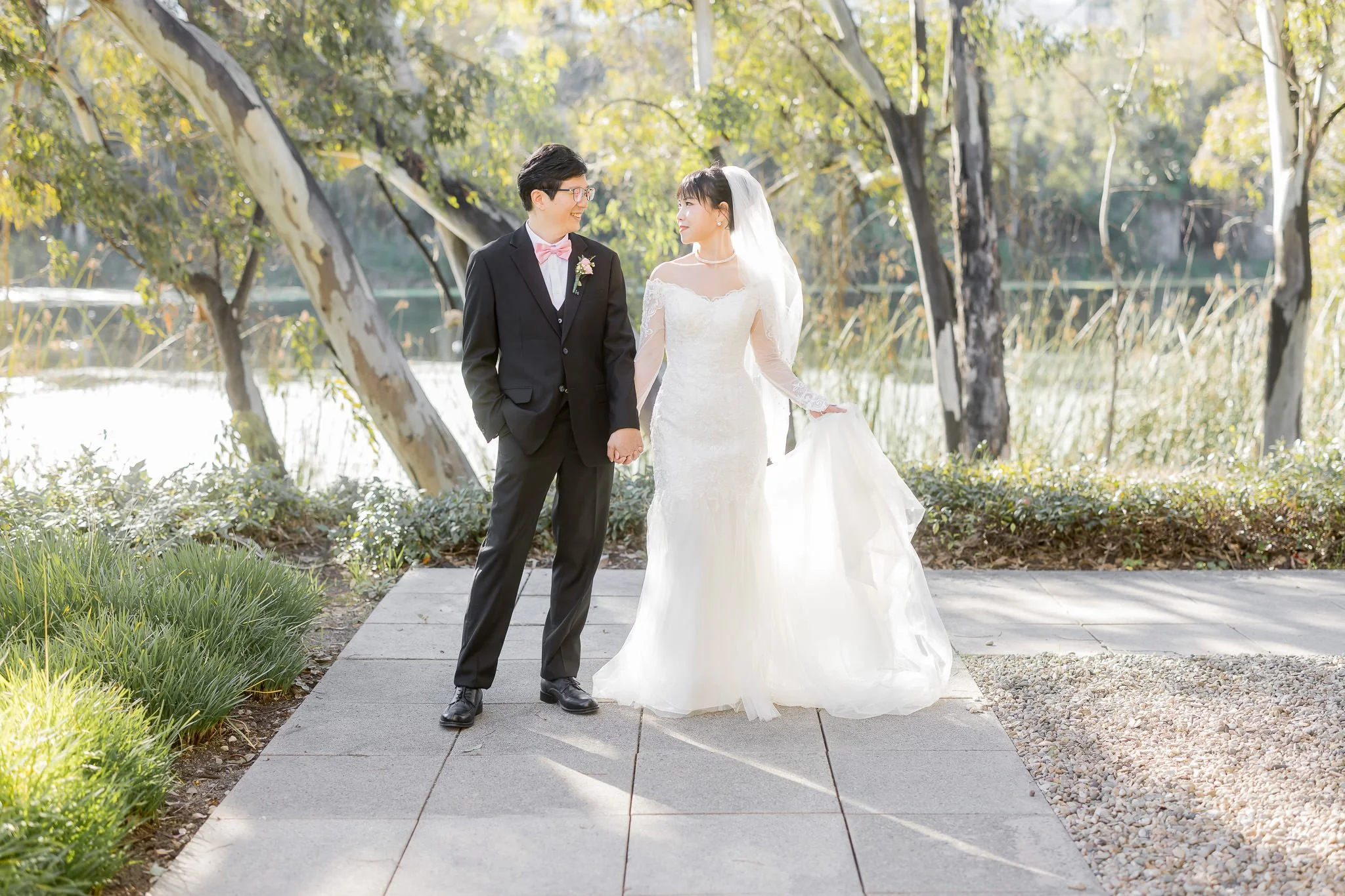unposed-natural-wedding-portraits-walking-motion-4.jpg