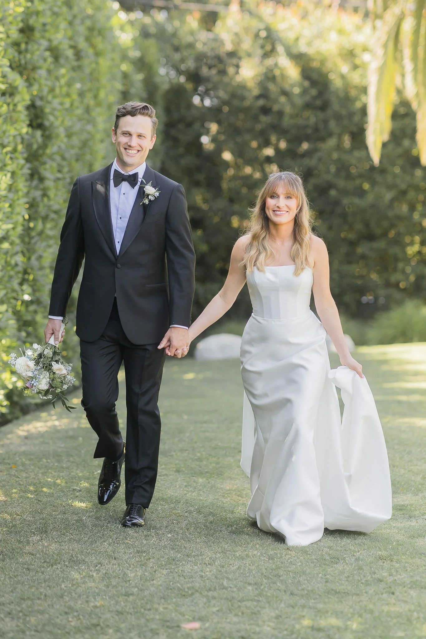 walk-and-swing-pose-wedding-photo-2.jpg