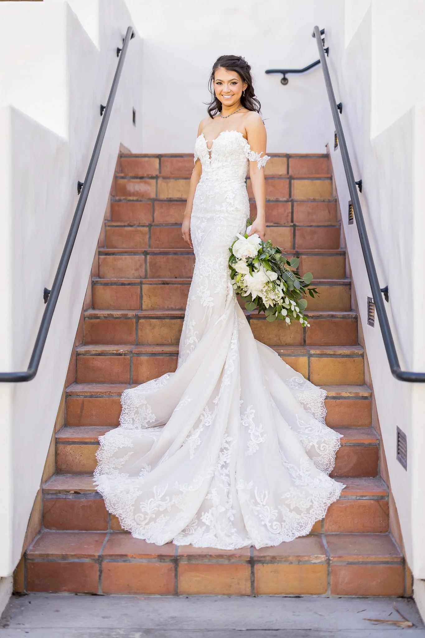 bride-holding-boquet-wedding-pose-3.jpg