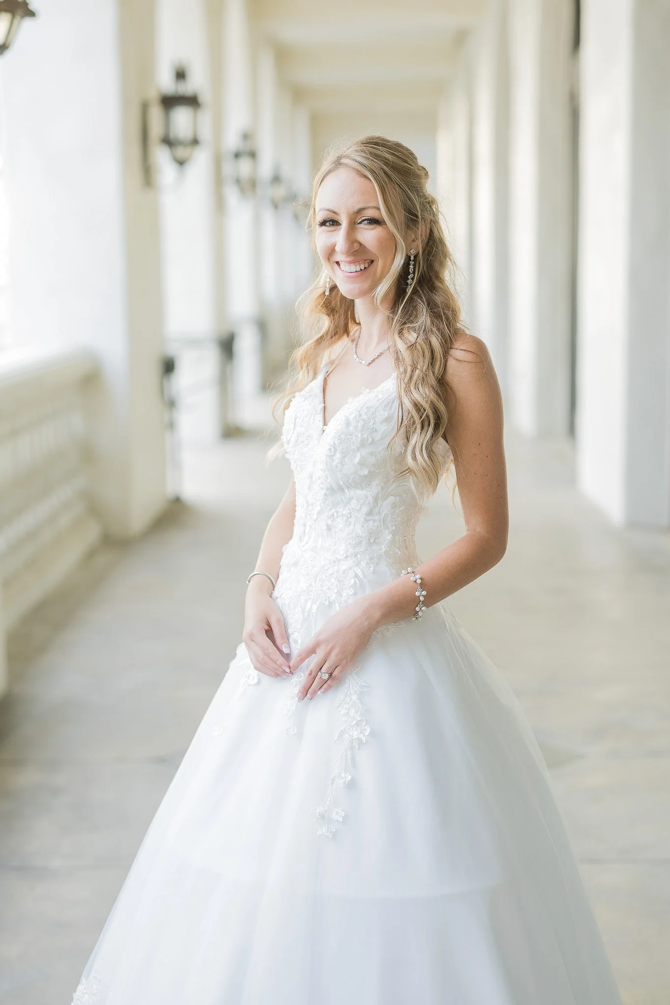 little-purse-pose-wedding-photo-1.jpg