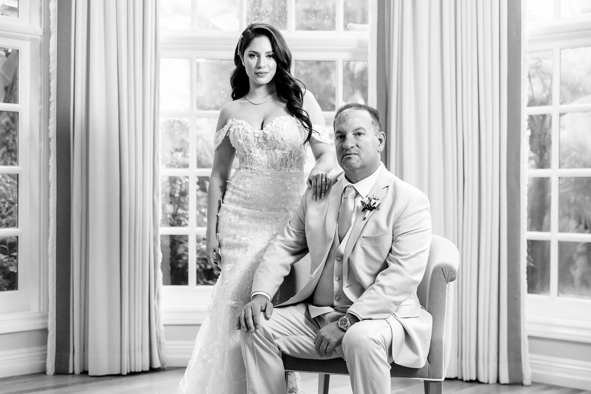 seated-wedding-poses-1.jpg