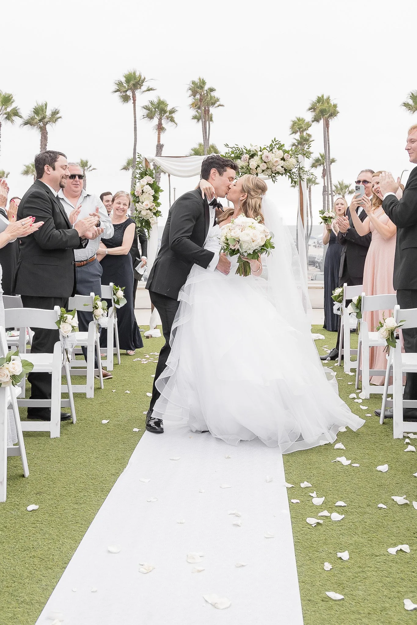 california-courtyard-wedding-ceremony-hyatt-huntington-beach-ocean-6.jpg