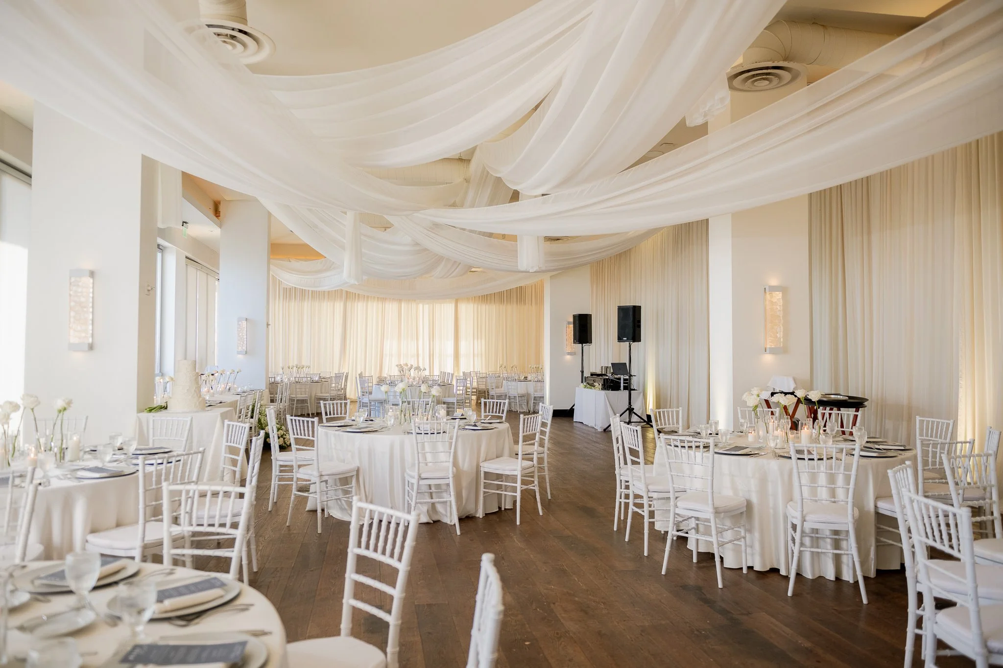 hotel-blue-room-interior-wedding-reception-2.jpg