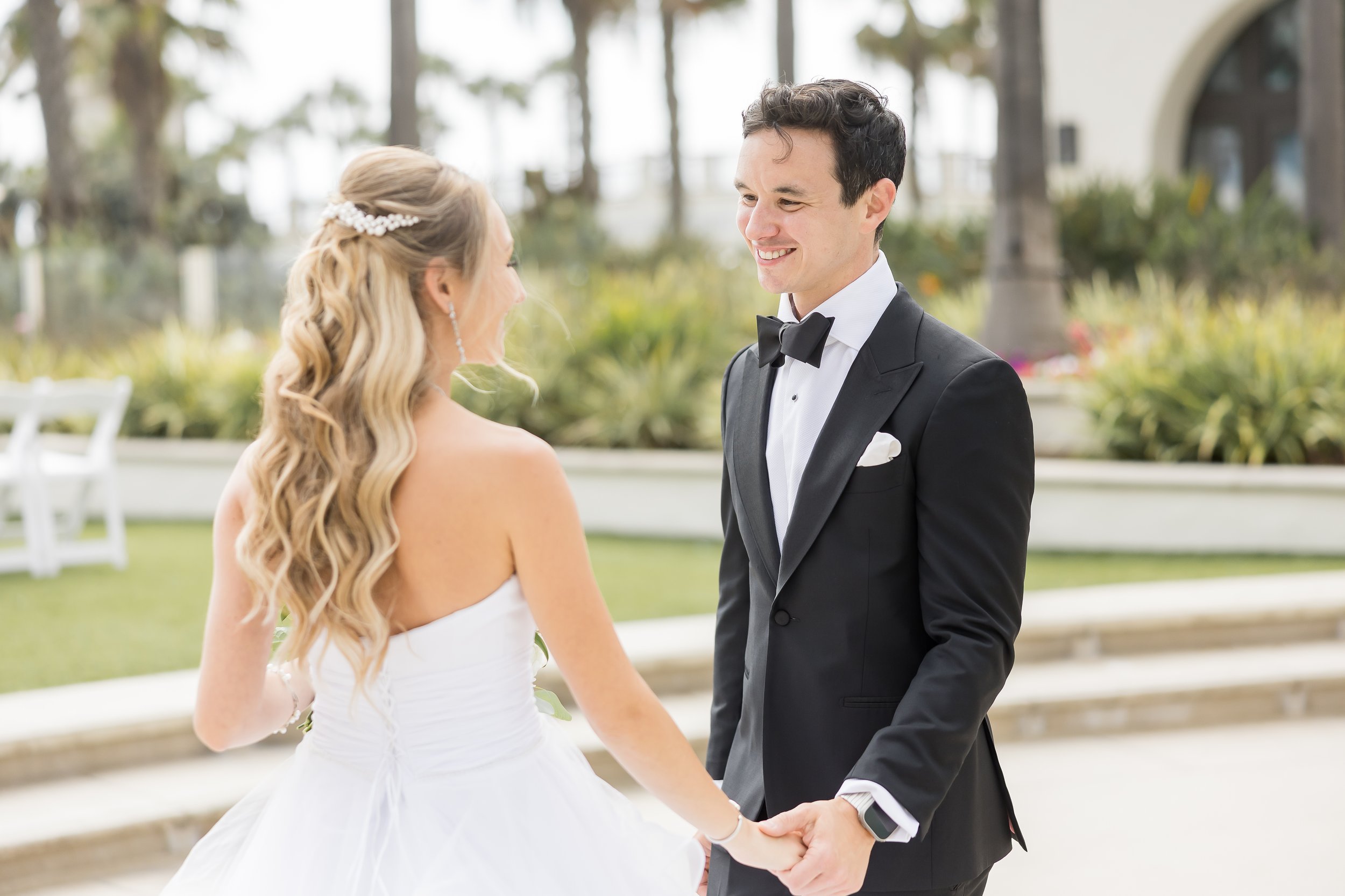 different-types-of-wedding-first-looks