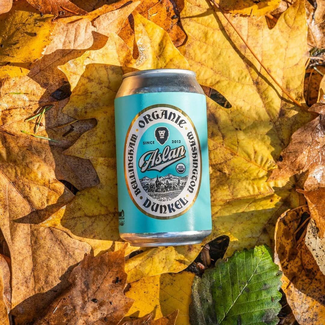 Haven't posted for a while, but I've still been staying busy with projects. Here's a new one I designed for @aslanbrewing and @wa_wild's Organic Dunkel. Stoked on how this one turned out. 🍂🍁
.
📷Great photos taken by @georgishill!