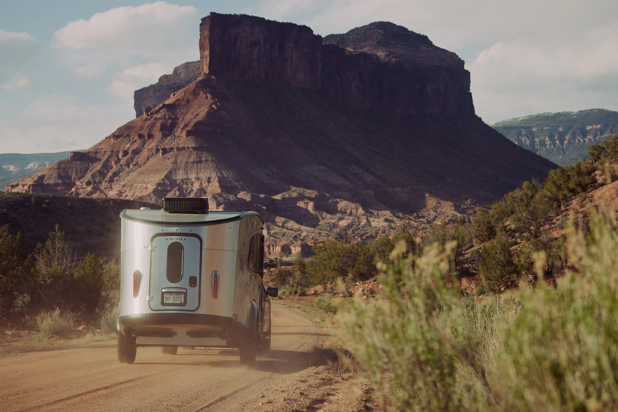 23_04_18_REI_AIRSTREAM_DL_03650 1.jpg