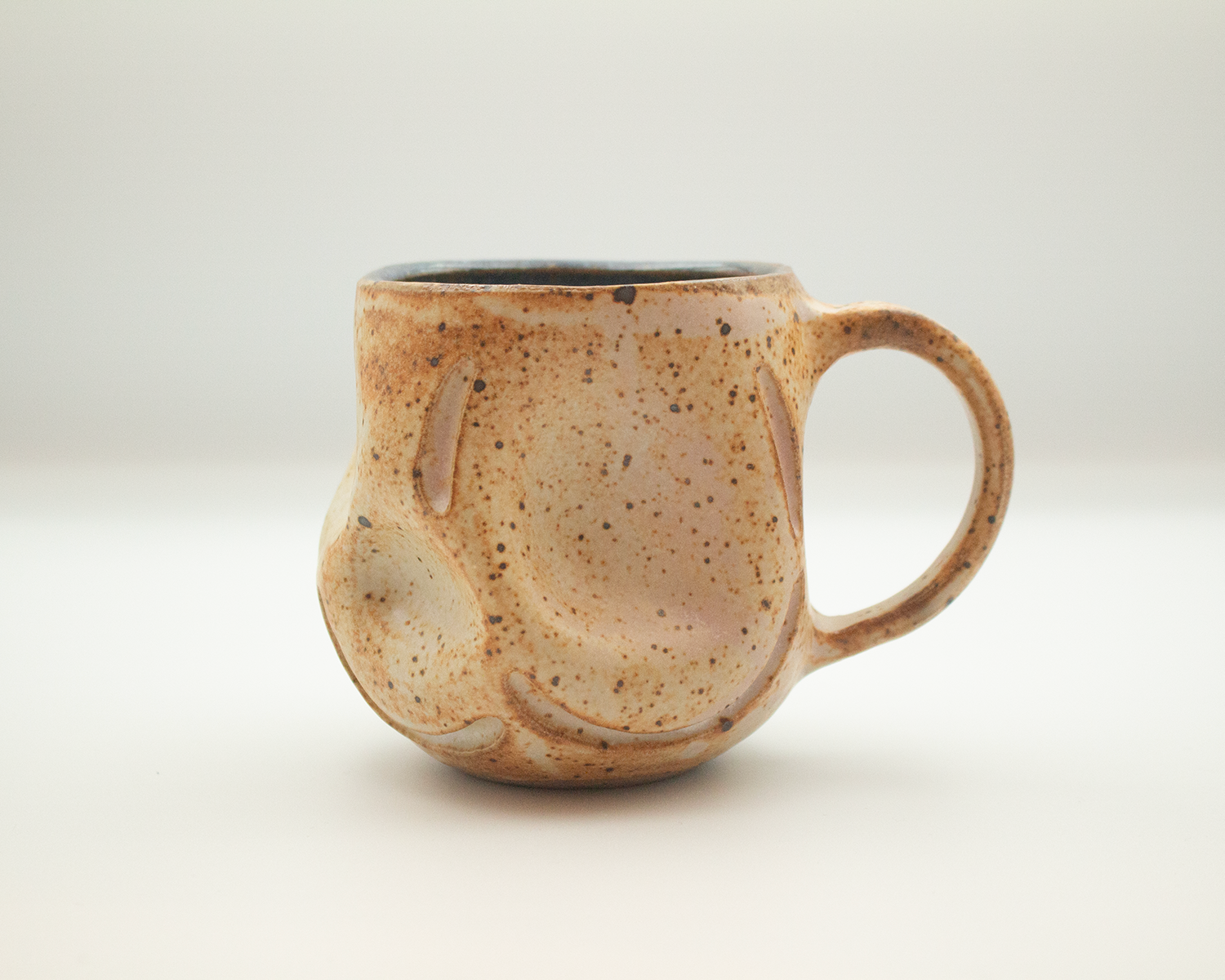 elenistathoulis_mug_04.png