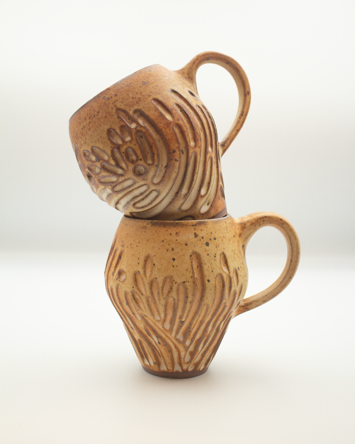 04_elenistathoulis_mug_05.png