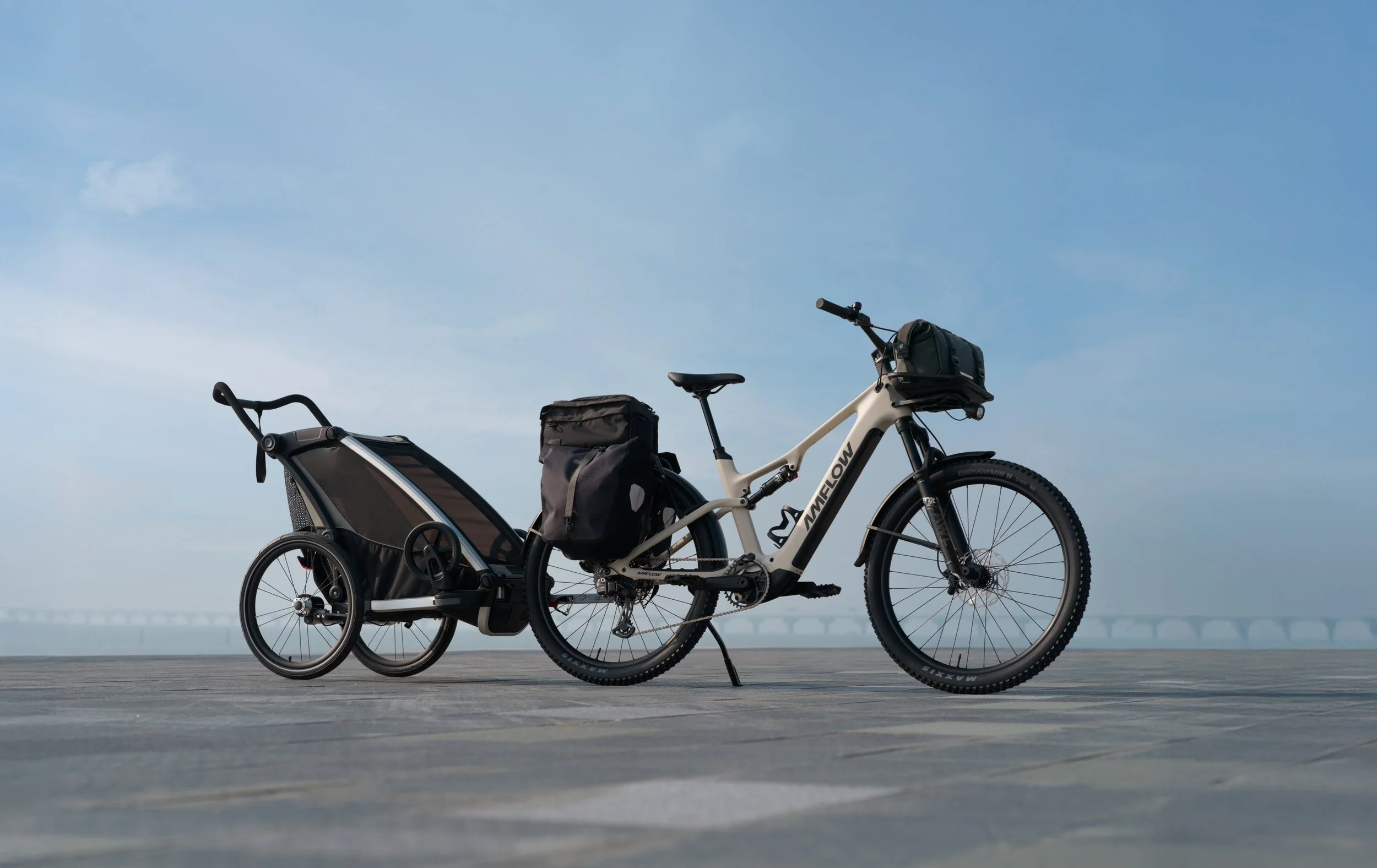 forwards-electric-southampton-amflow-tl-carbon-loaded-+-towing-condition-(side-view)-compressed.jpeg