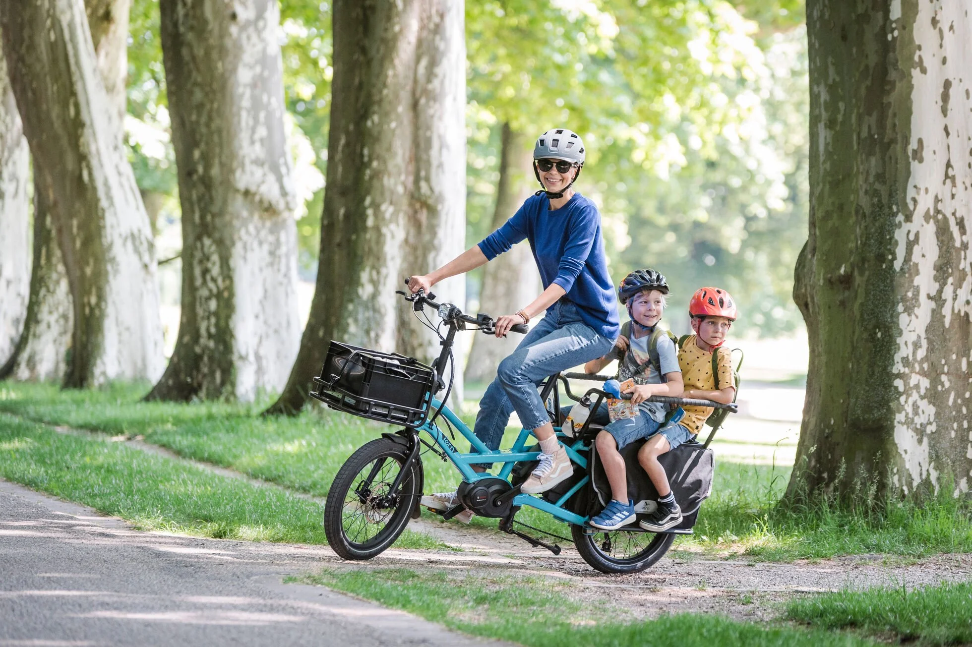 forwards-electric-cargo-bike-southampton-tern-gsd-gen-3-family-lifestyle-001.jpg