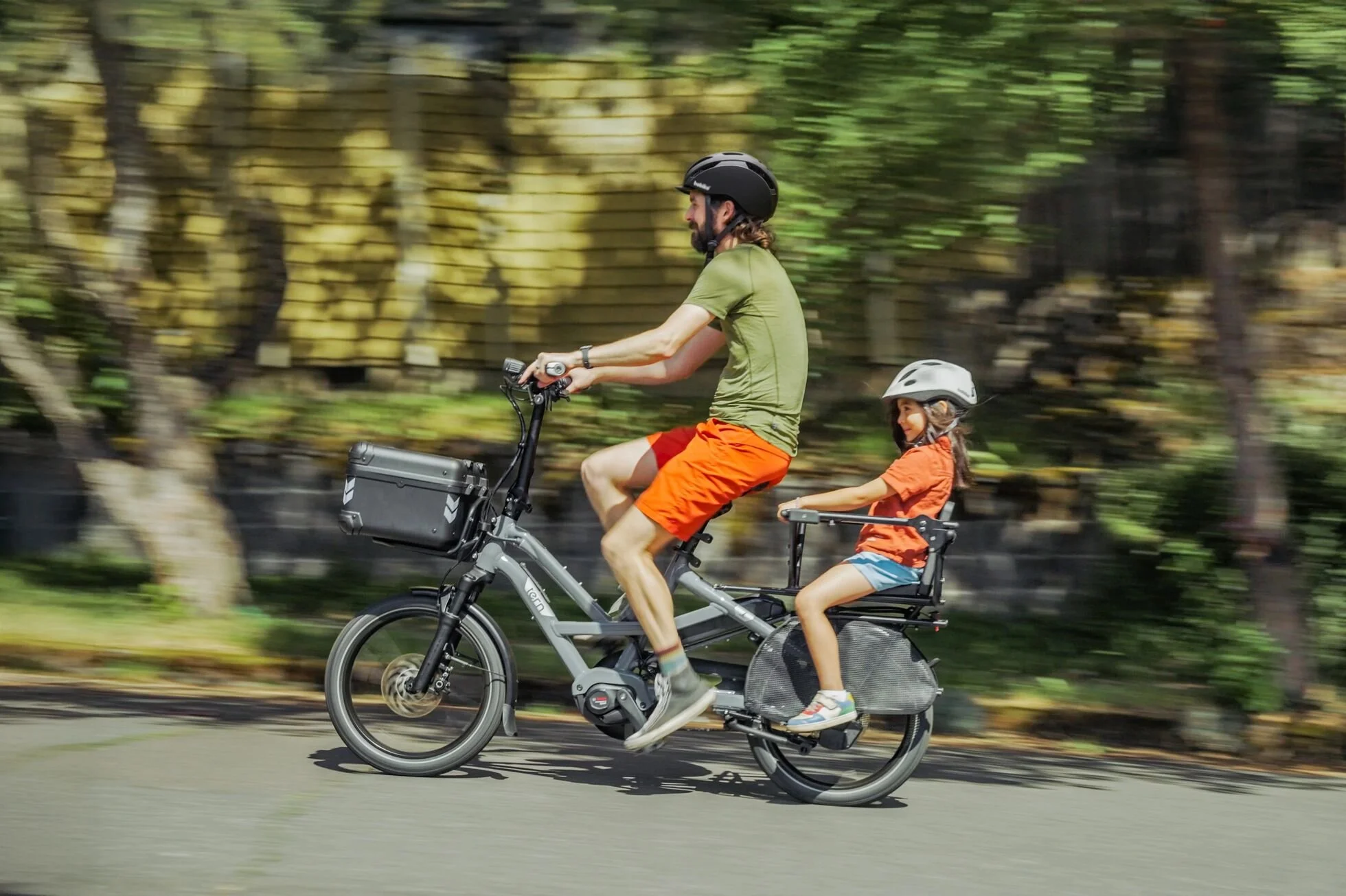 forwards-electric-cargo-bike-southampton-tern-hsd-gen-3-lifestyle-009.jpg