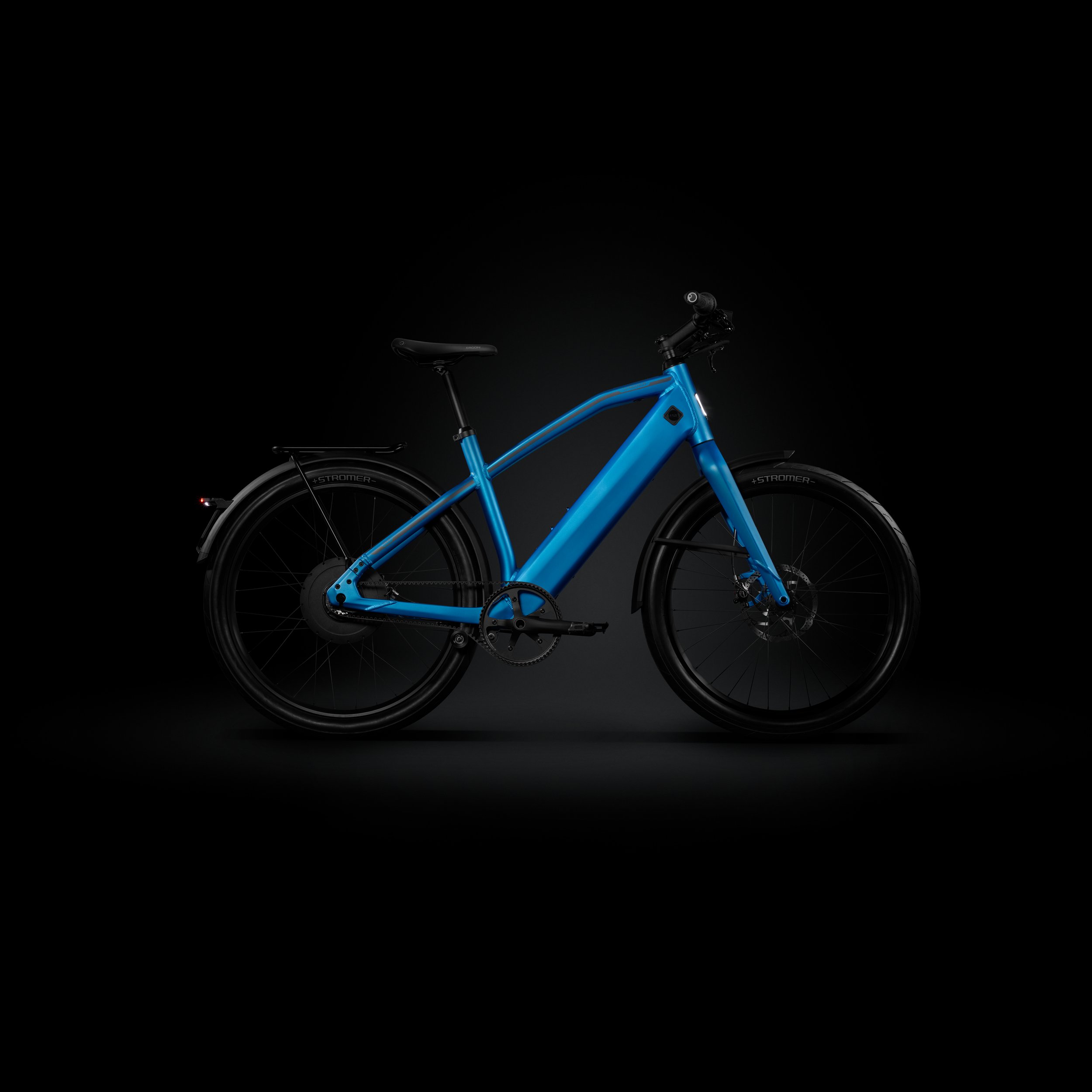 ST2_MoodSideBlue090620_01-high.jpg