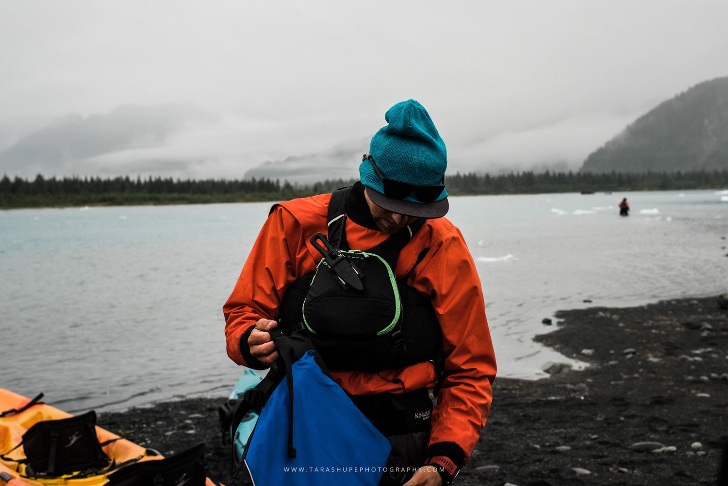 Tara_Shupe_Photography_Female_Photographer_Photographer_International_Women_Empowerment_Films_Ngo_Storytelling_Bear_Glacier_Alaska019.jpg