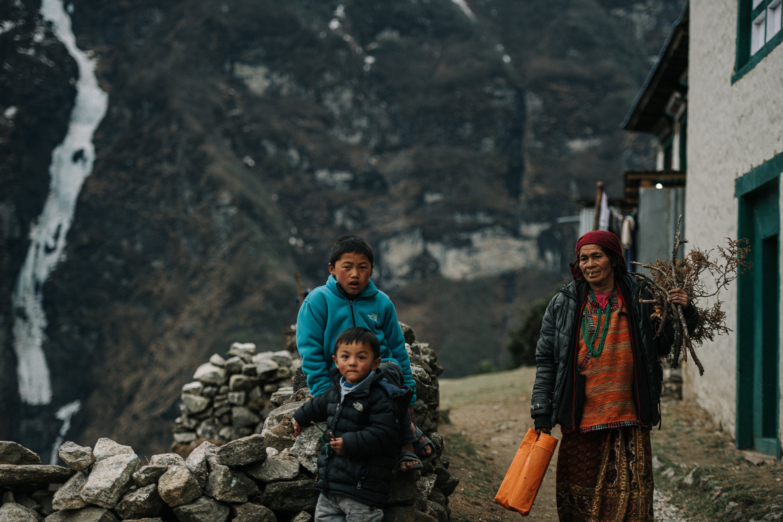 TaraShupe_Photography_Humanitarian_Photographer_Female_Storyteller_NGO_WomenFilmmakers_Trek-for-girls-mount everest071.jpg