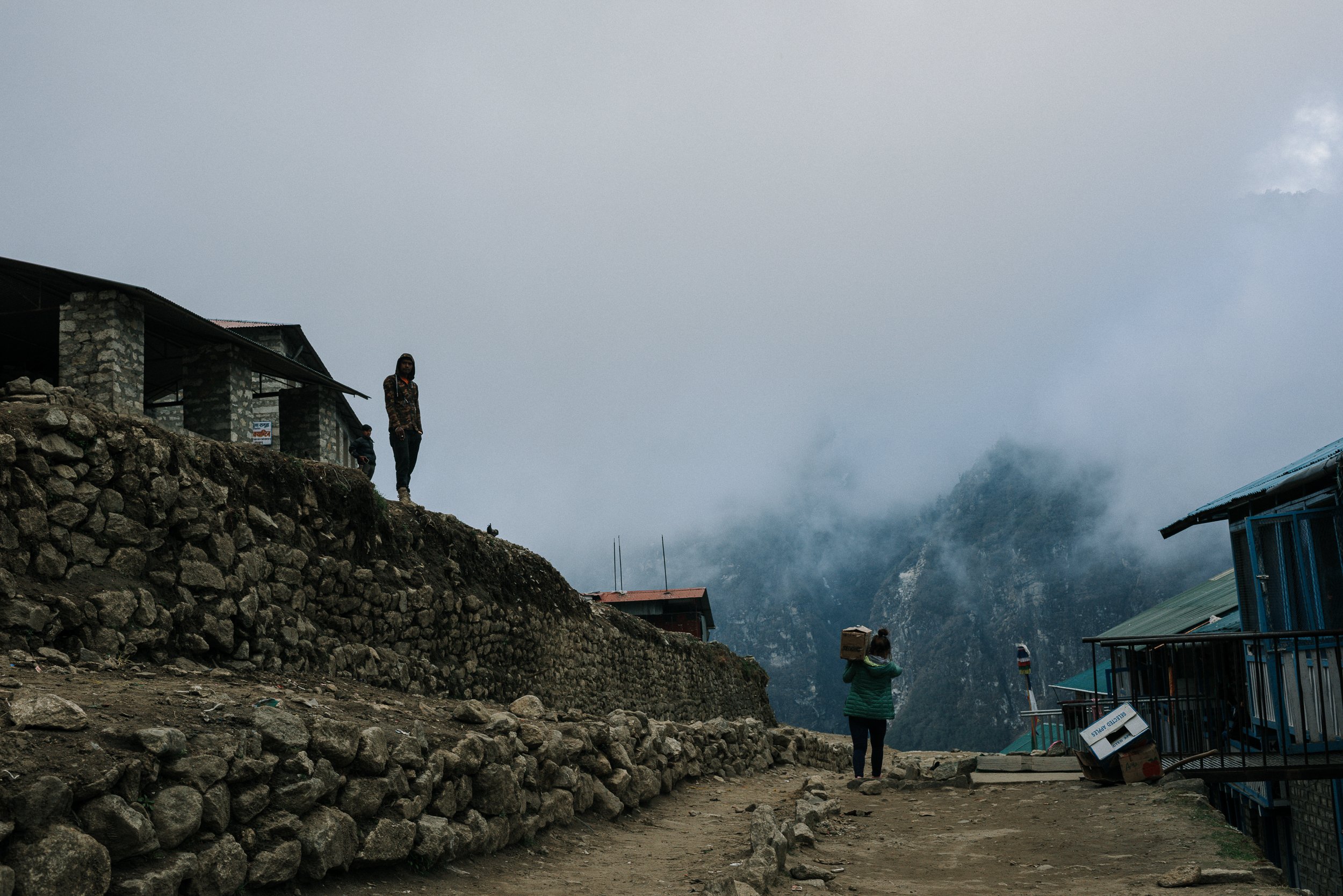 TaraShupe_Photography_Humanitarian_Photographer_Female_Storyteller_NGO_WomenFilmmakers_Trek-for-girls-mount everest086.jpg