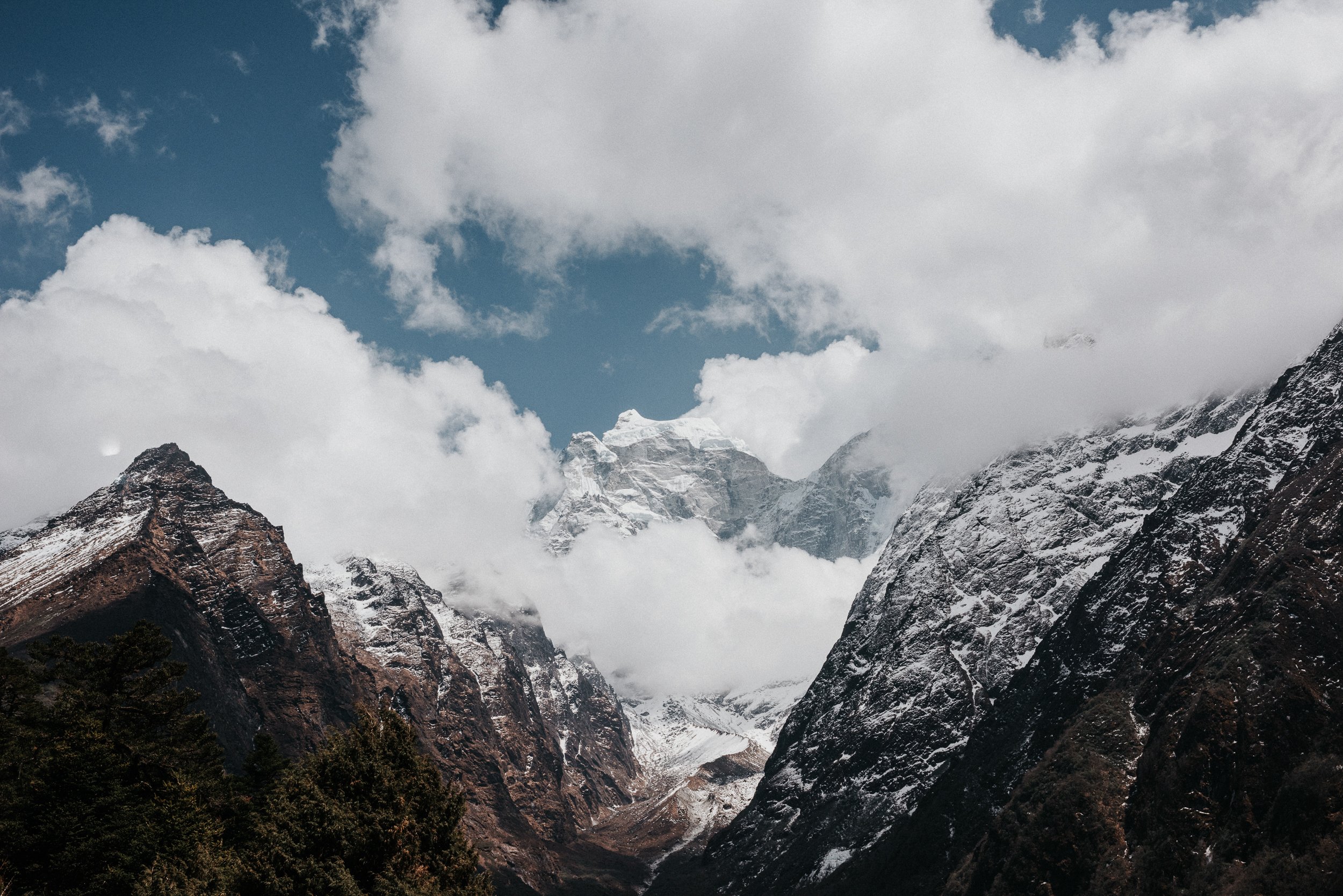 TaraShupe_Photography_Humanitarian_Photographer_Female_Storyteller_NGO_WomenFilmmakers_Trek-for-girls-mount everest087.jpg