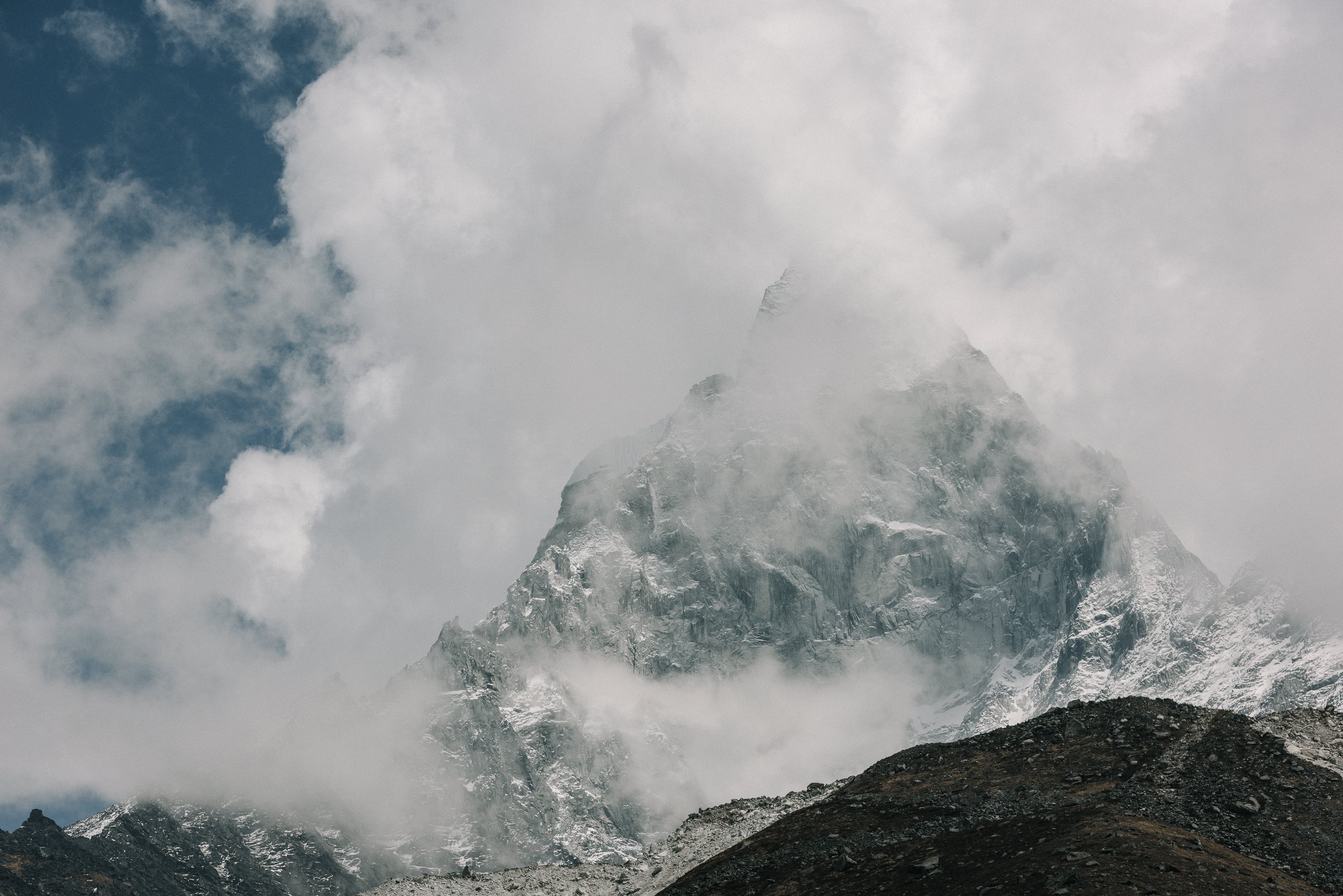 TaraShupe_Photography_Humanitarian_Photographer_Female_Storyteller_NGO_WomenFilmmakers_Trek-for-girls-mount everest097.jpg