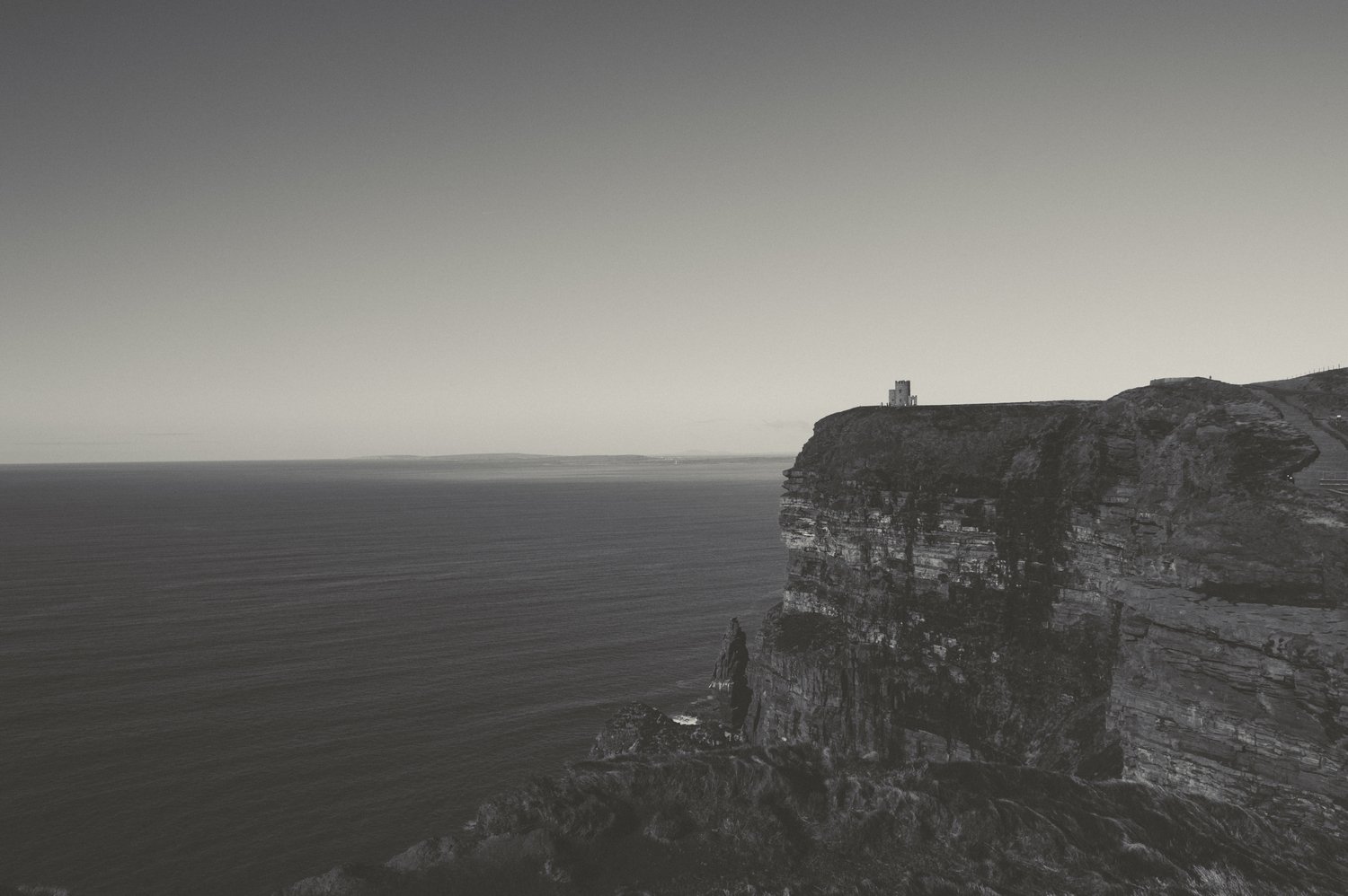 TaraShupe_Photography_Humanitarian_Photographer_Female_Storyteller_NGO_WomenFilmmakers_cliffs-of-moher005.jpg