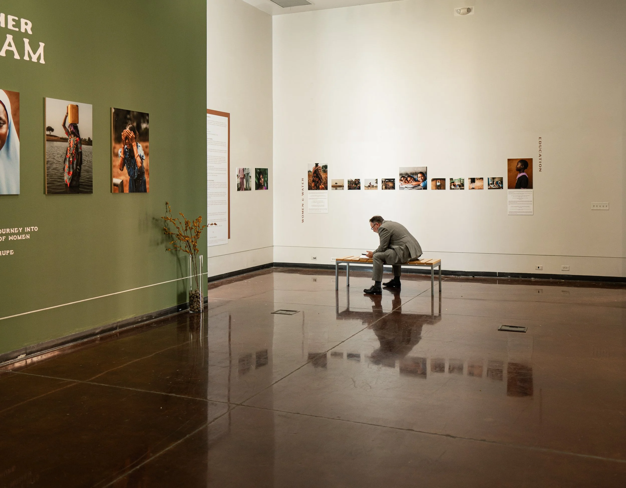 TaraShupe_Photography_LetHerDream_Art_Exhibition_012.jpeg