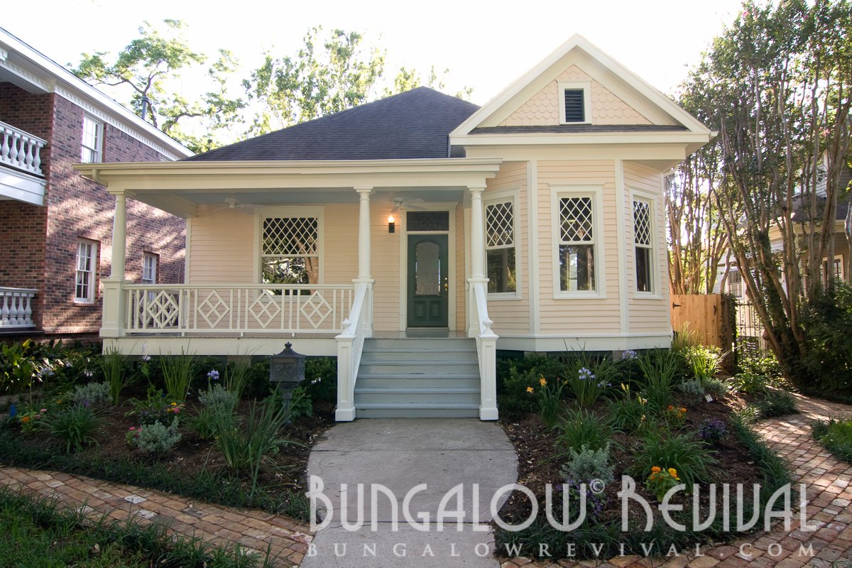 Cortlandt Queen Ann - Heights Holiday Home Tour 2012