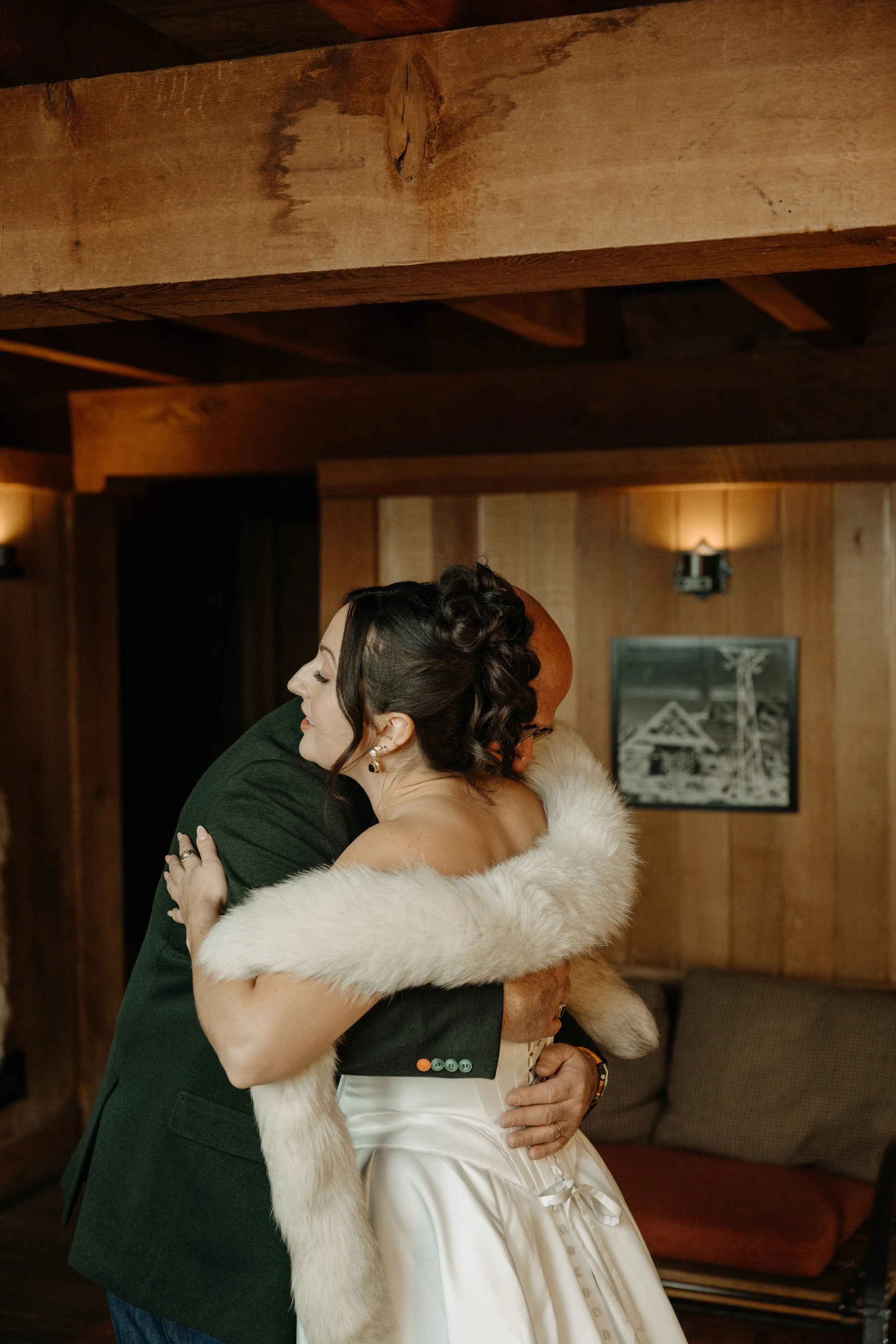 elena-popsecu-photo-mount-hood-timberline-silcox-hut-wedding-r+n-4922.jpg