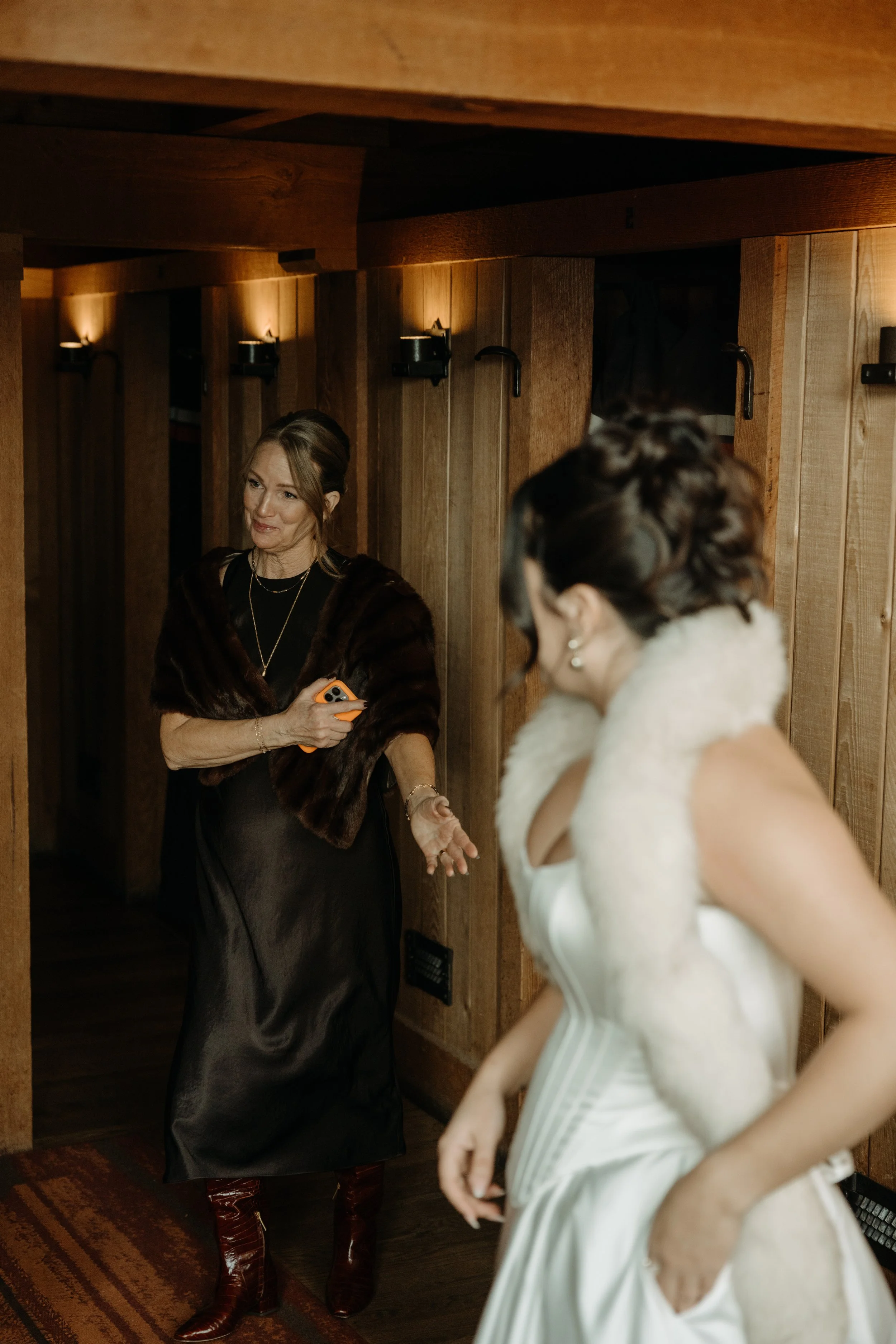 elena-popsecu-photo-mount-hood-timberline-silcox-hut-wedding-r+n-4987.jpg