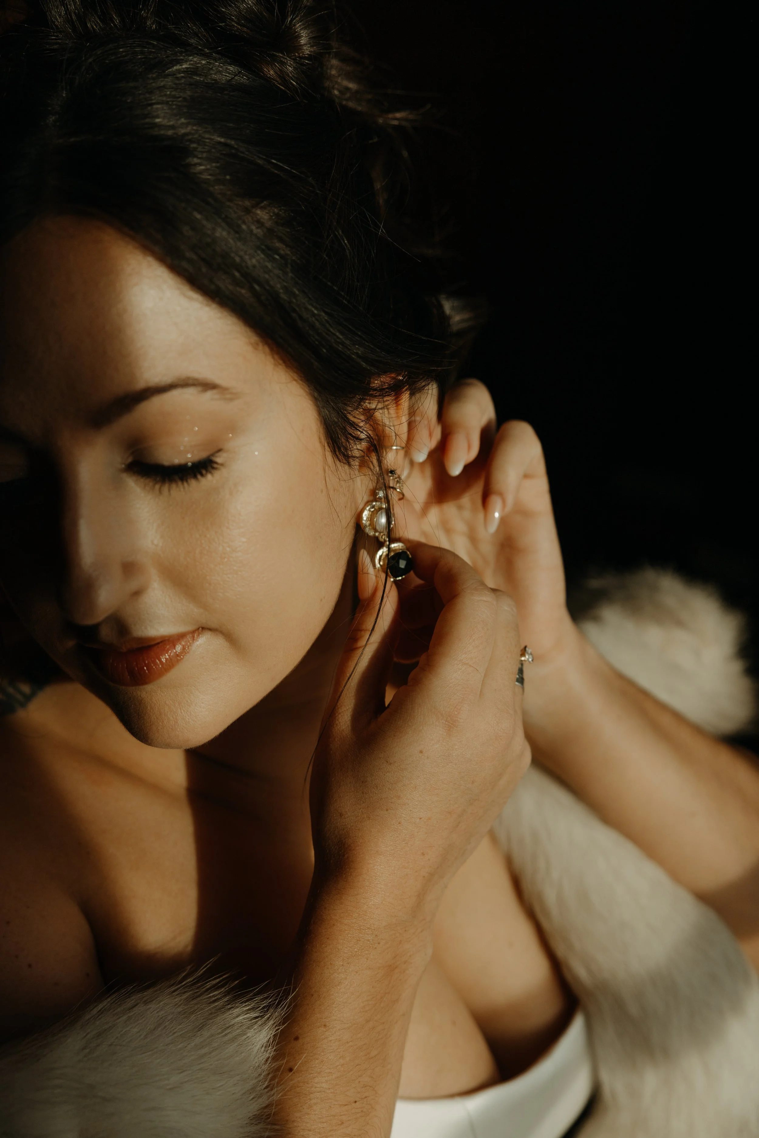 elena-popsecu-photo-mount-hood-timberline-silcox-hut-wedding-r+n-4901.jpg