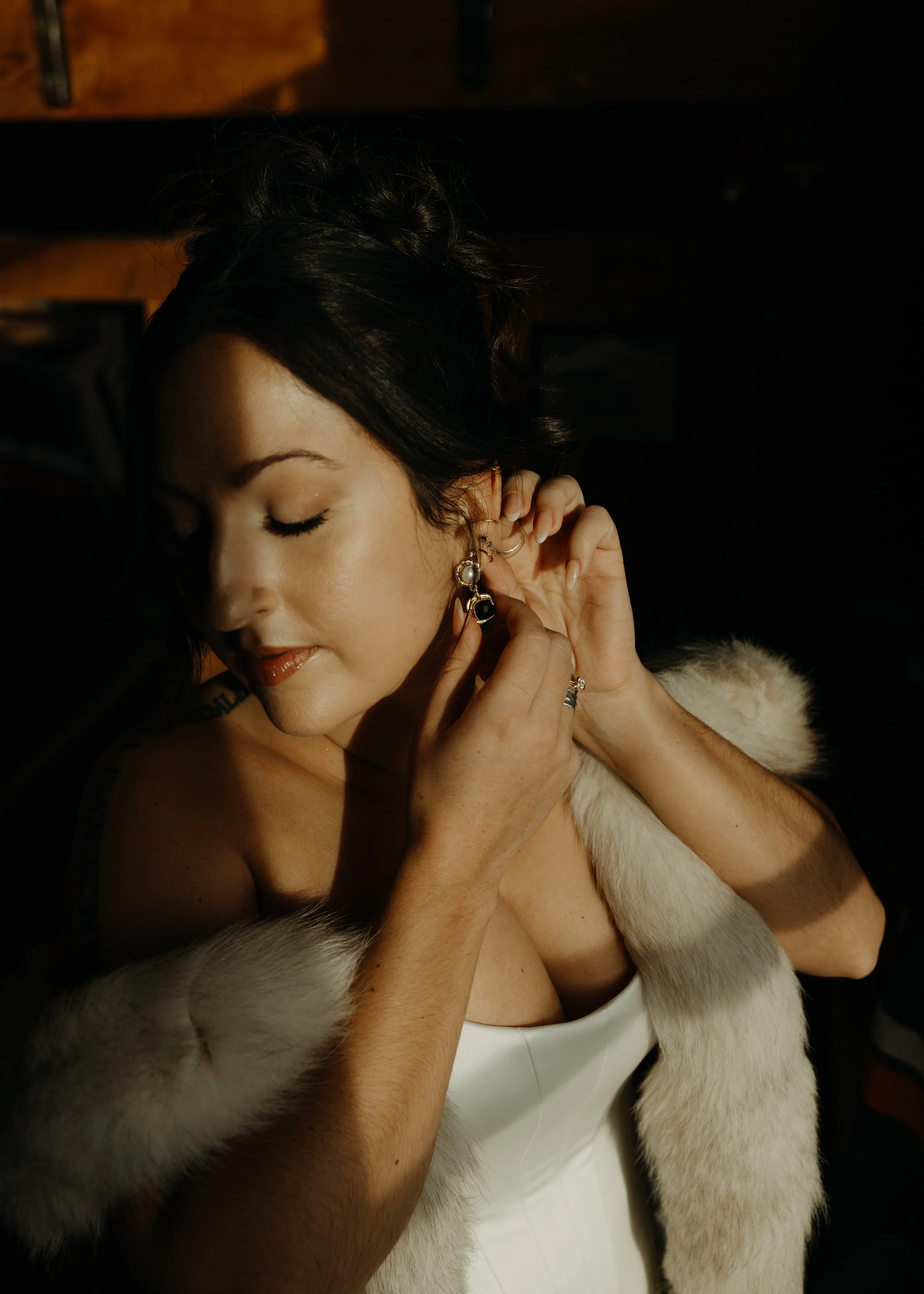 elena-popsecu-photo-mount-hood-timberline-silcox-hut-wedding-r+n-4897-2.jpg
