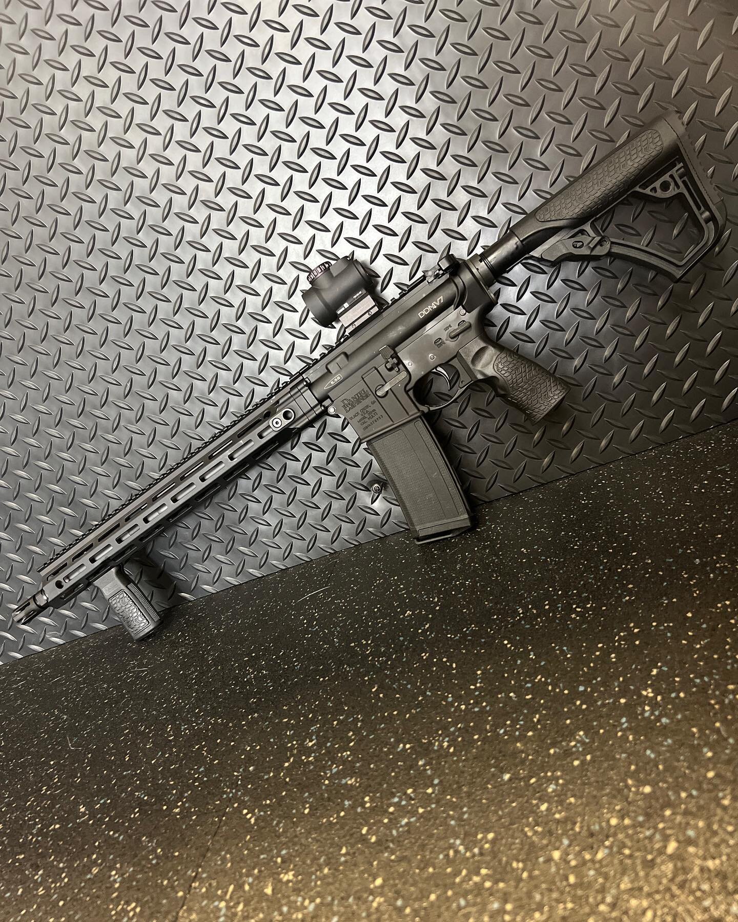 Daniel Defense DDM4v7 &amp; Trijicon MRO combo! 
-MRO (Red Dot) w/ Lower 3rd Mount 
-The DDMv7 includes a Cold Hammer Forged Barrel, GI Spec Trigger, DD&rsquo;s Rubber Molded Furniture, &amp; High Strength MLock Hand Guard. 

Inquire today for the sp