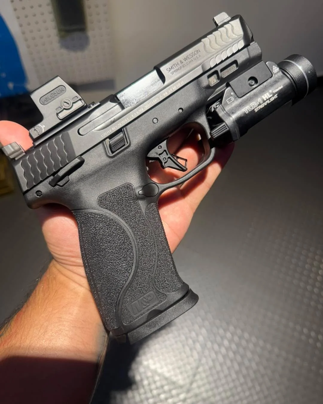 @smithandwessoninc M&amp;P 10mm M2.0

#smithandwessoninc #holosun #streamlight  #10mm #2acommunitystrong #boyntonbeach #training #trainhardstaysafe #firearmsafety