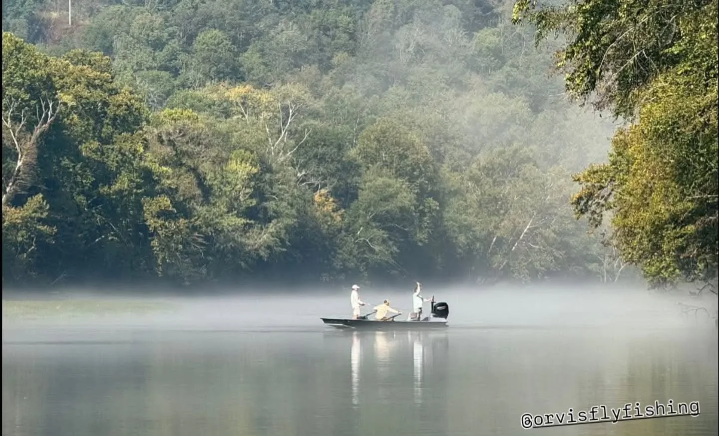 How can you beat day like this? Fall colors are just around the bend. Cool mornings and hungry fish are waiting! Visit Andymahurinflyfishing.com for more information.

#flyfishing #caneyforkriver #flyfishingtennessee #middletennessee #nashville_tn #k