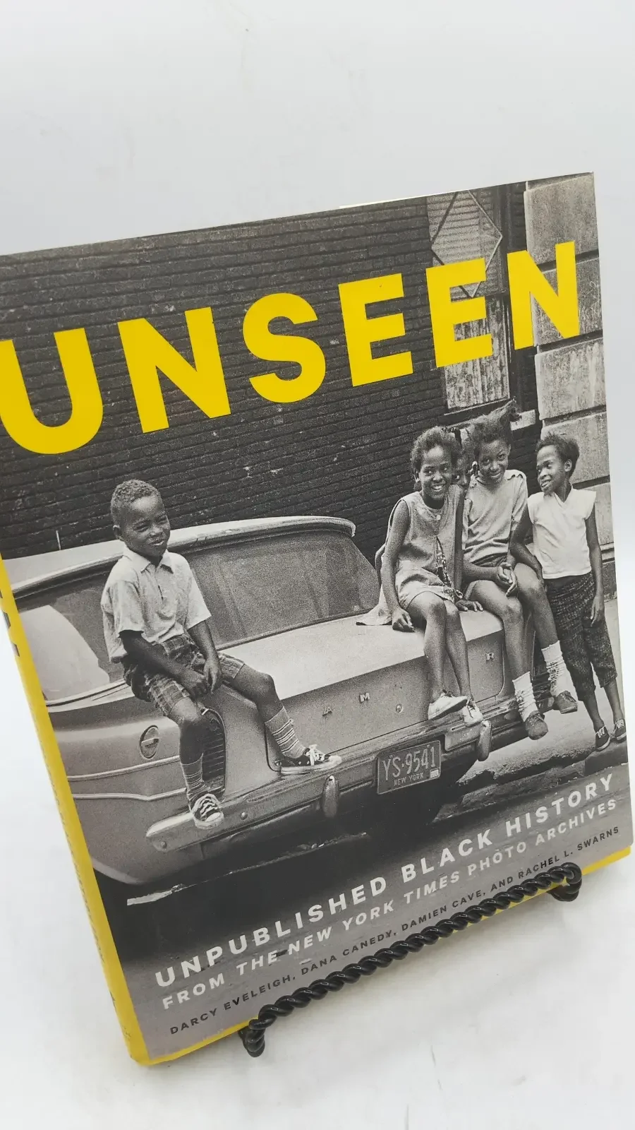 Unseen — Darcy Eveleigh, Dana Canedy, Damien Cave & Rachel L. Swarns