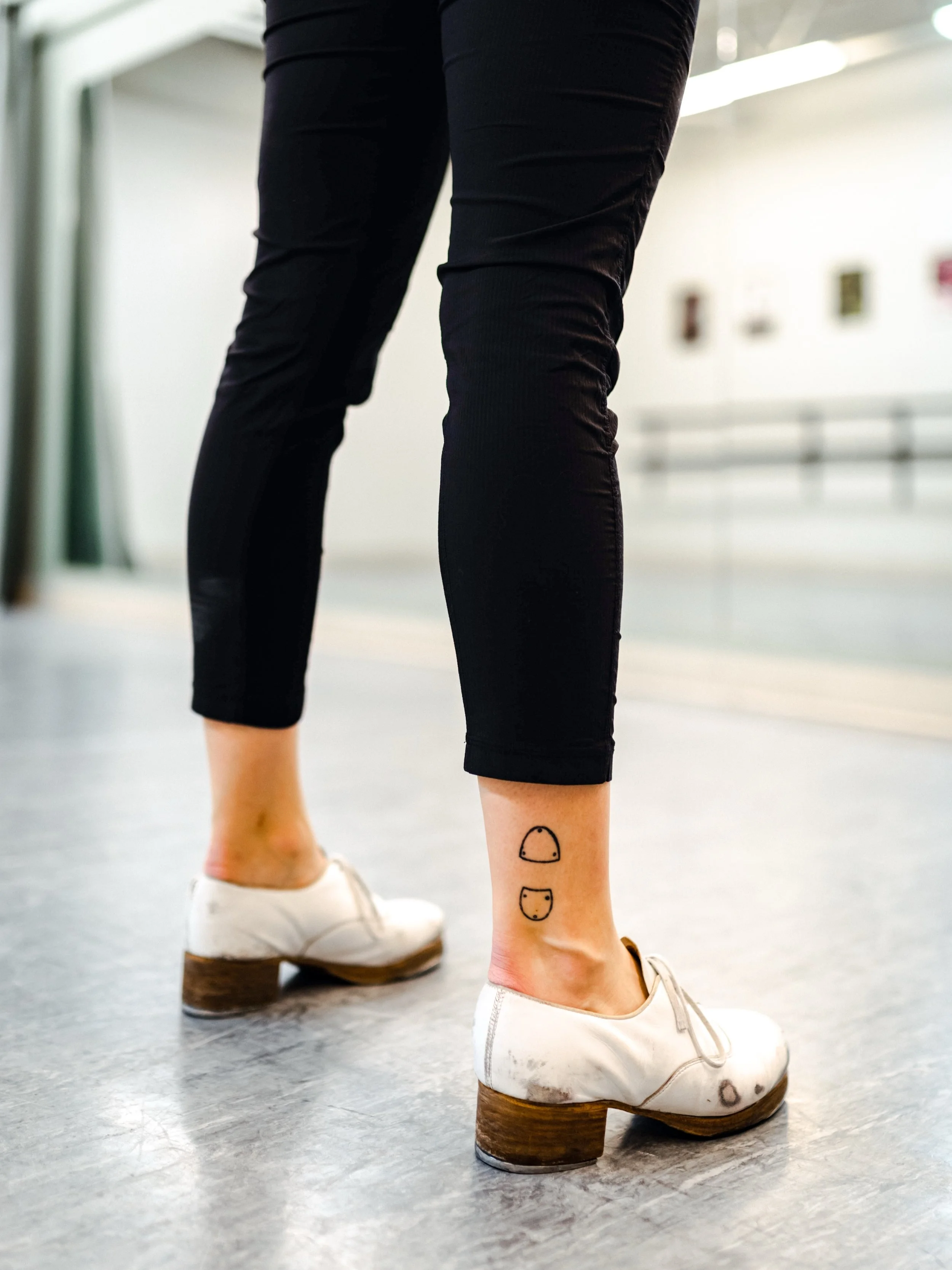 👞 TAP | AGES 3 &ndash; ADULT

Make some noise 🎶

Our upbeat Tap classes help dancers build rhythm, coordination, musicality + confidence while learning technical steps, intricate footwork and fun choreography.

✨ Ages 3 &ndash; Adult ✨ Technical Ta