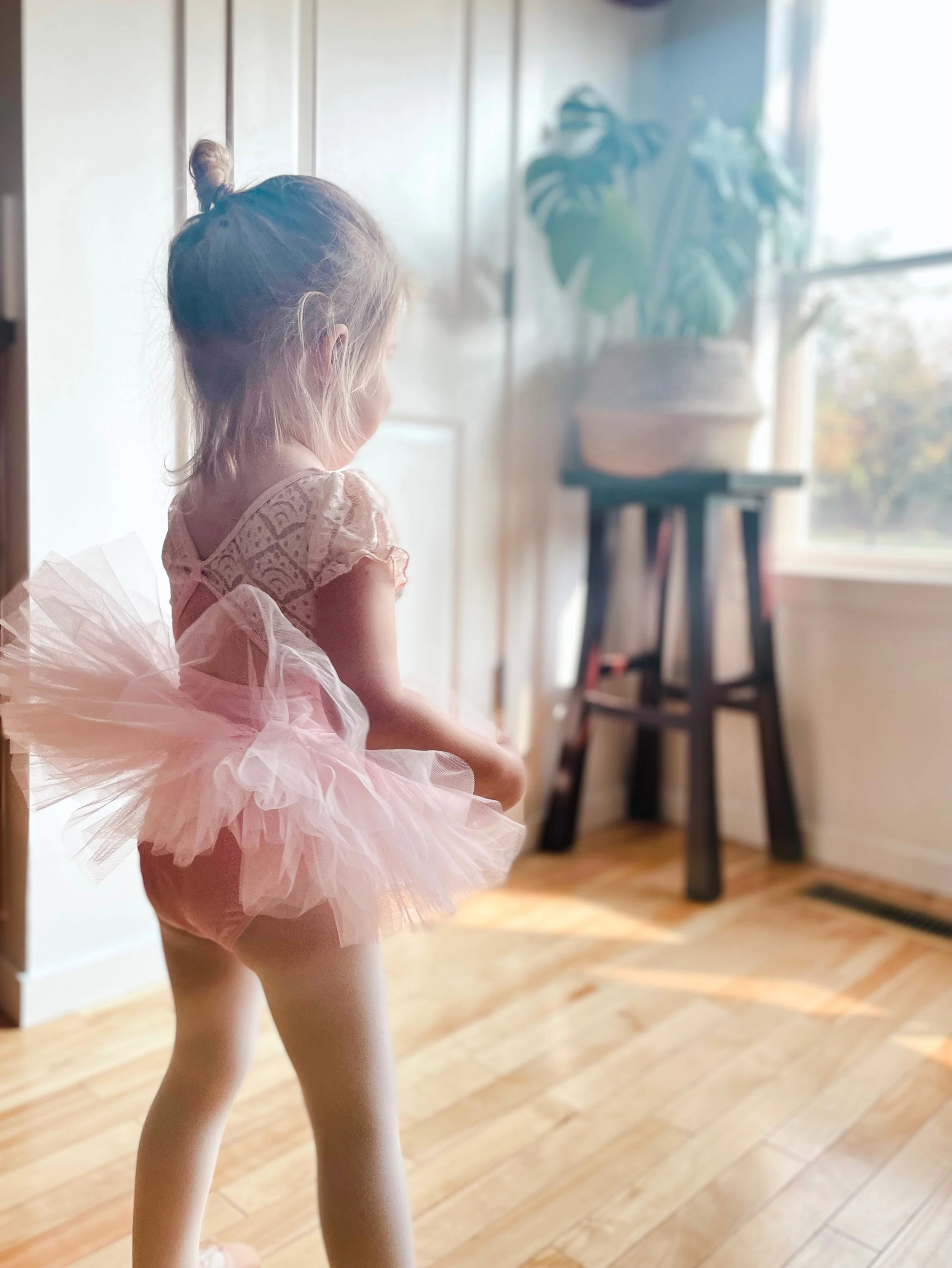 Does your little one dream 💭 about dancing💓

At Crossings our Tiny Toes Program is designed to spark imagination, build confidence, develop coordination, and nurture a lifelong LOVE of movement 💞

From first steps to big leaps, our FUN-FILLED Sess