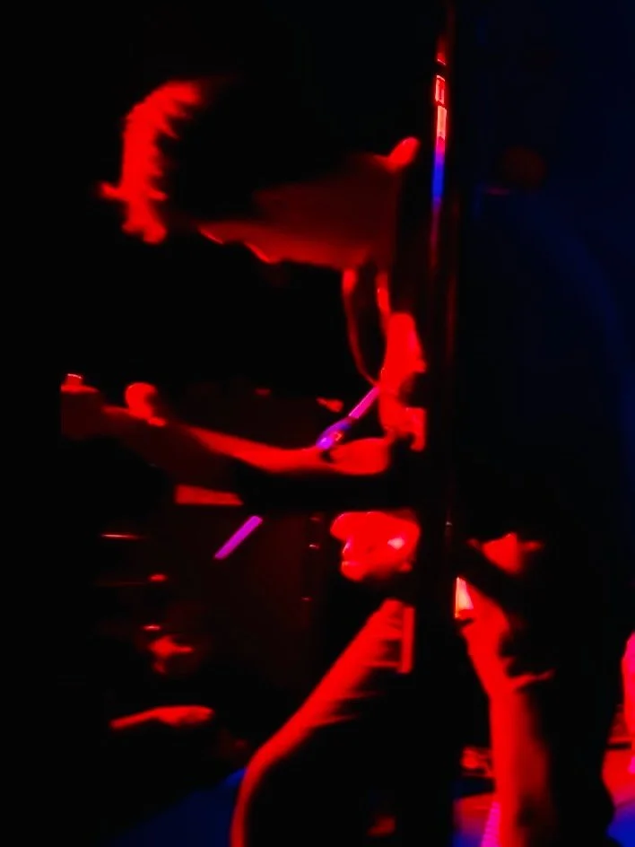 Here&rsquo;s 51 seconds of @mellow_crivello soaring on his sweet #stratocaster 
From Radiowaves,  a brand spanking new track off #precipice the new album by @thefivehighs 
#yourewelcomeworld 

SEE HIM/them  LIVE APRIL 25 @oreillyspub_sf on Haight Str