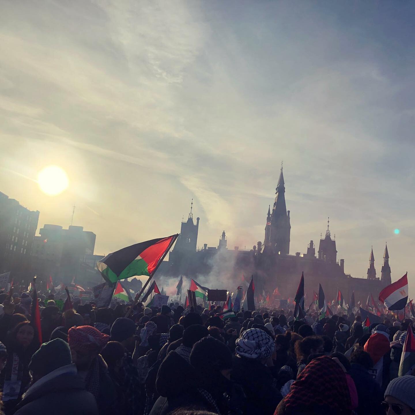 National Day of Action at Parliament Hill - many thousands demanding a permanent ceasefire now! End the siege! Stop Canada&rsquo;s complicity! Free Palestine!