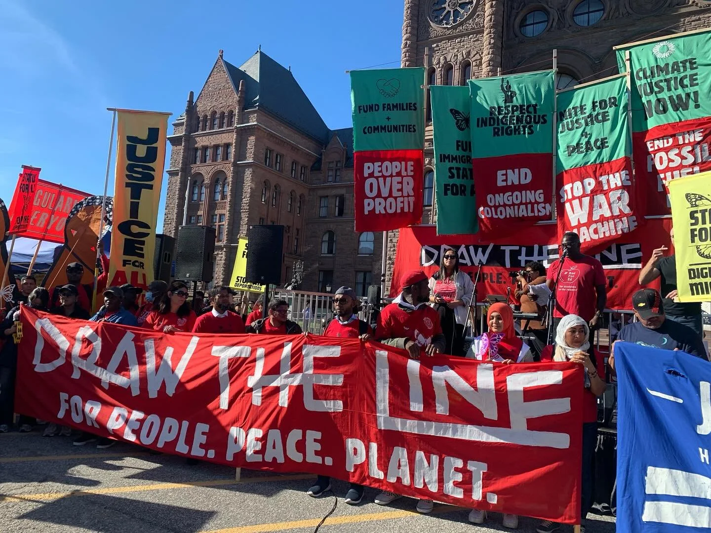 TEN THOUSAND PEOPLE took to the streets of Toronto today to DRAW THE LINE! 

NO to fossil fueled climate chaos, colonial land grabs, racism &amp; xenophobia, austerity &amp; inequality, and genocidal war machines! YES to a safe, just future for all o