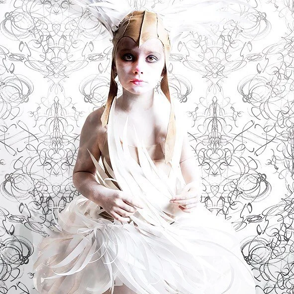 Design, sew & sculpt—Aviatrix, wallpaper sculpture