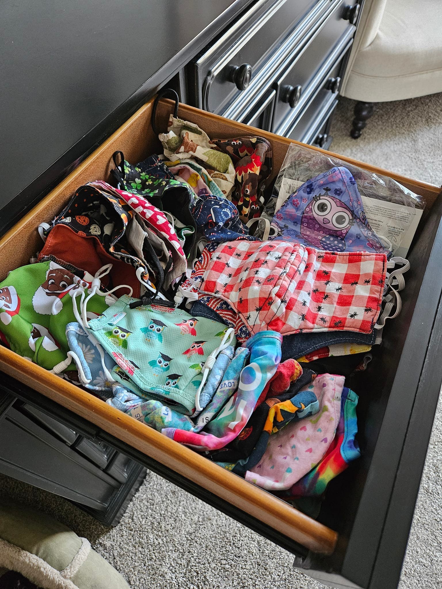 I'm on purge patrol and came across this drawer...

If you know me, you know I will jump on any opportunity to theme something out. 

Masks were a bit of an a** whip for me (being hard of hearing 🦻🏾- I was hurtin' without the lips!), but I sure did