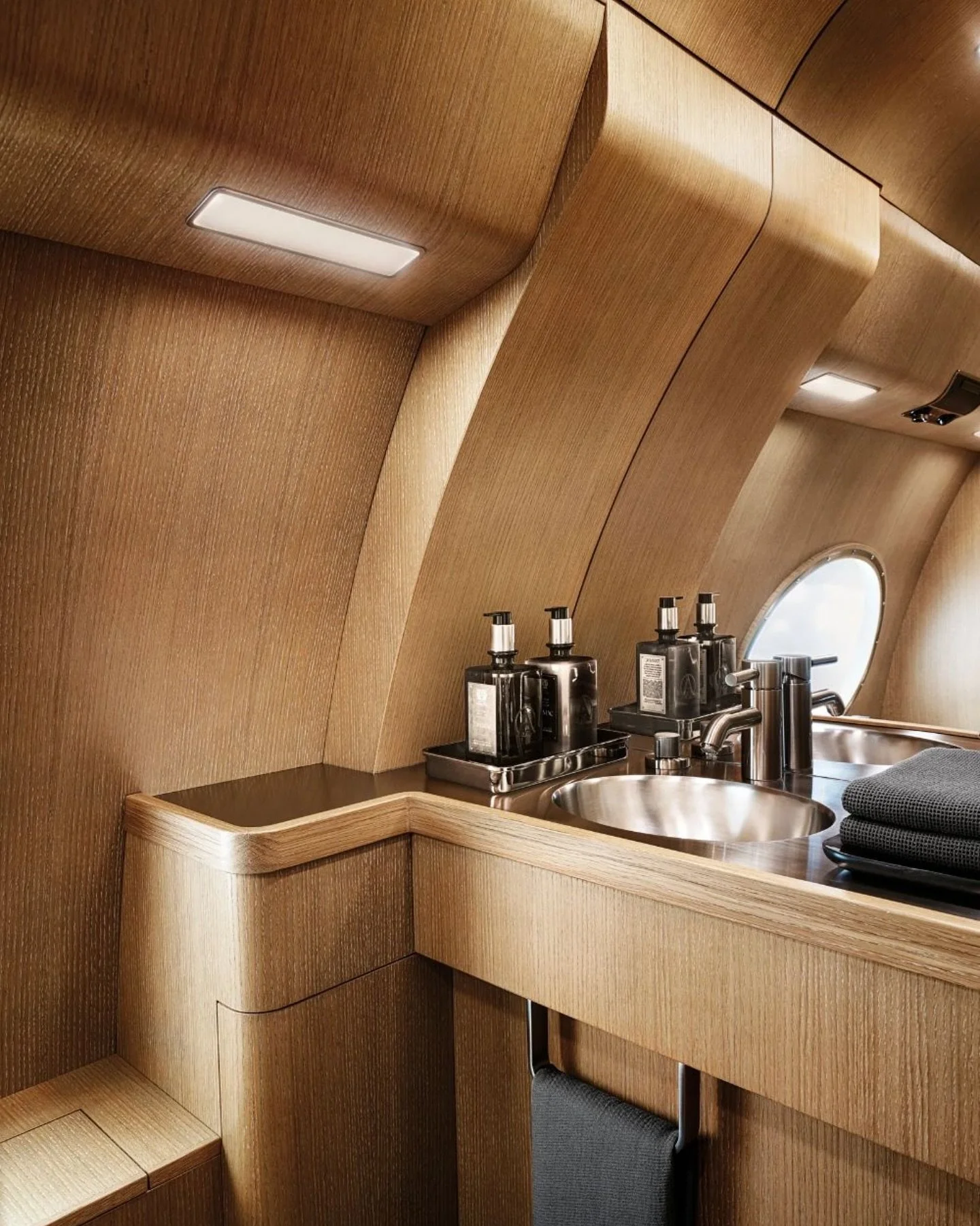 Nothing beats a Jet2 holiday&hellip; Except my current inspiration moodboard. Recently, the interiors of private jets are all I can keep pinning! Luxurious, forest green leather seats on a long-haul flight? Consider it booked.⁠
⁠
Inspiration Images v