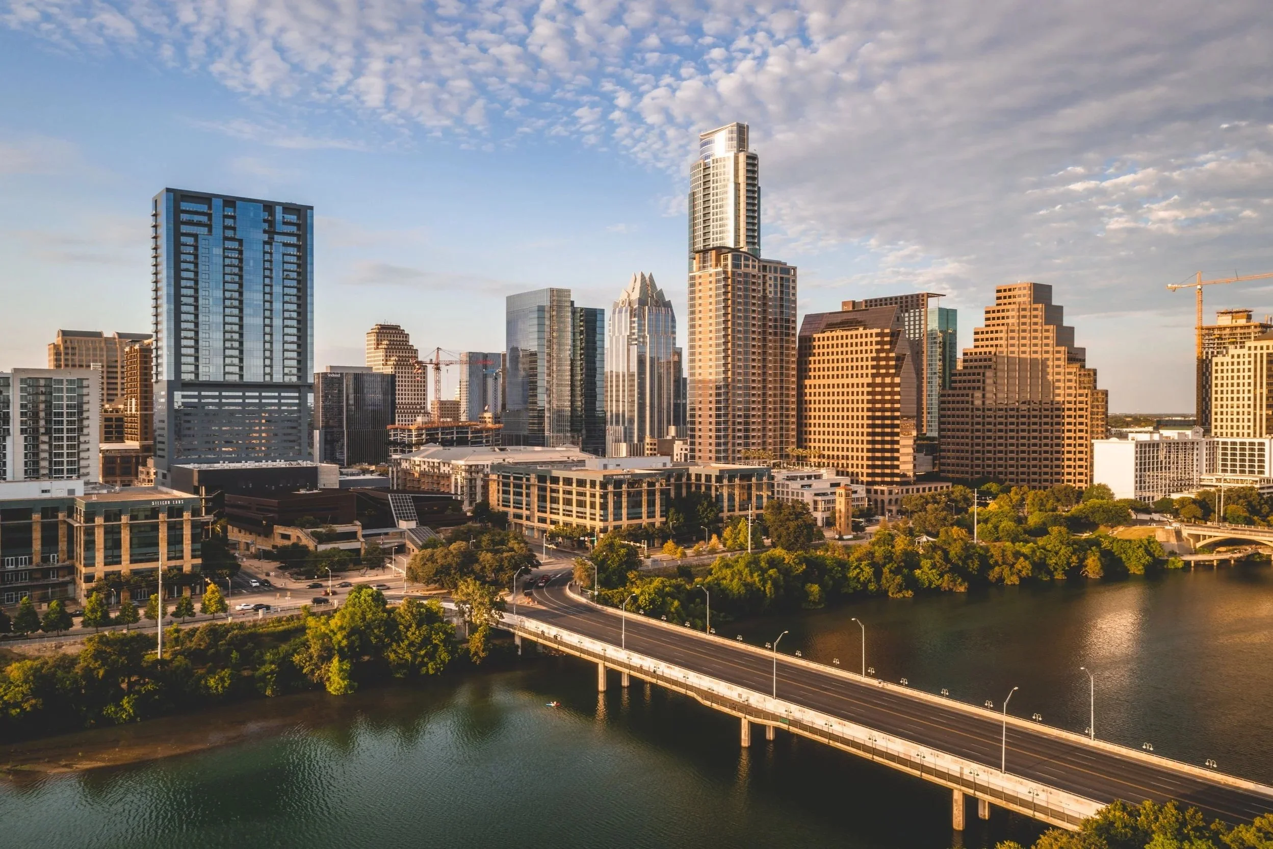 A Snob’s Guide to Austin by Lesley McKenzie