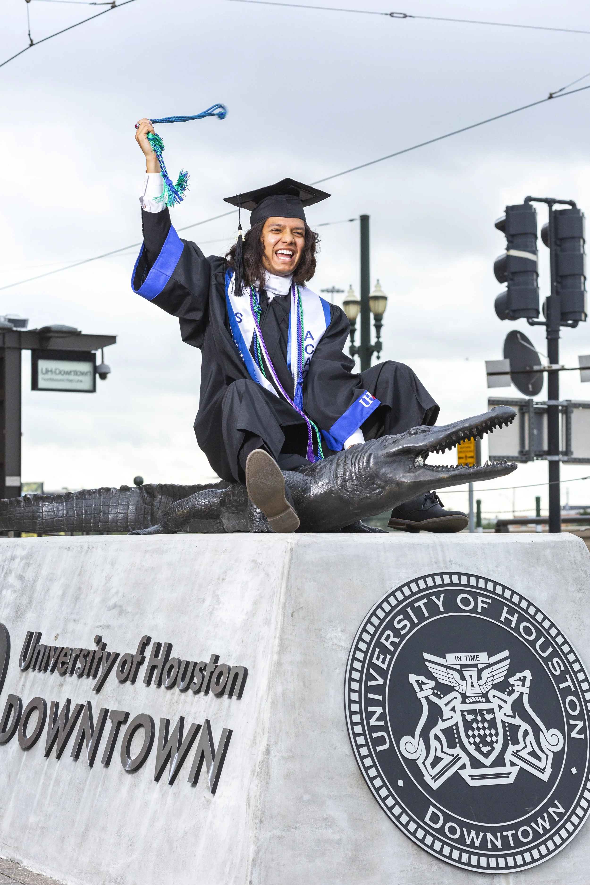 Julio UHD Grad Web (8).JPG