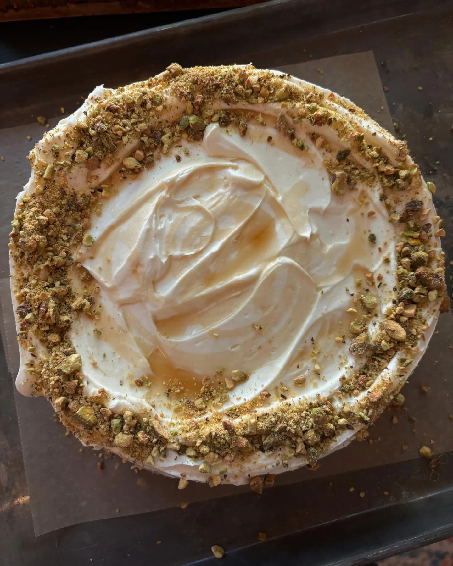 Thanksgiving pre-ordering is live!!!! It&rsquo;s a simple menu of your favorite things💚 Sourdough bread, carrot cake, olive oil cake, and ginger molasses cookies. I can&rsquo;t wait to bake for you, I love each and every one of these items, and it w